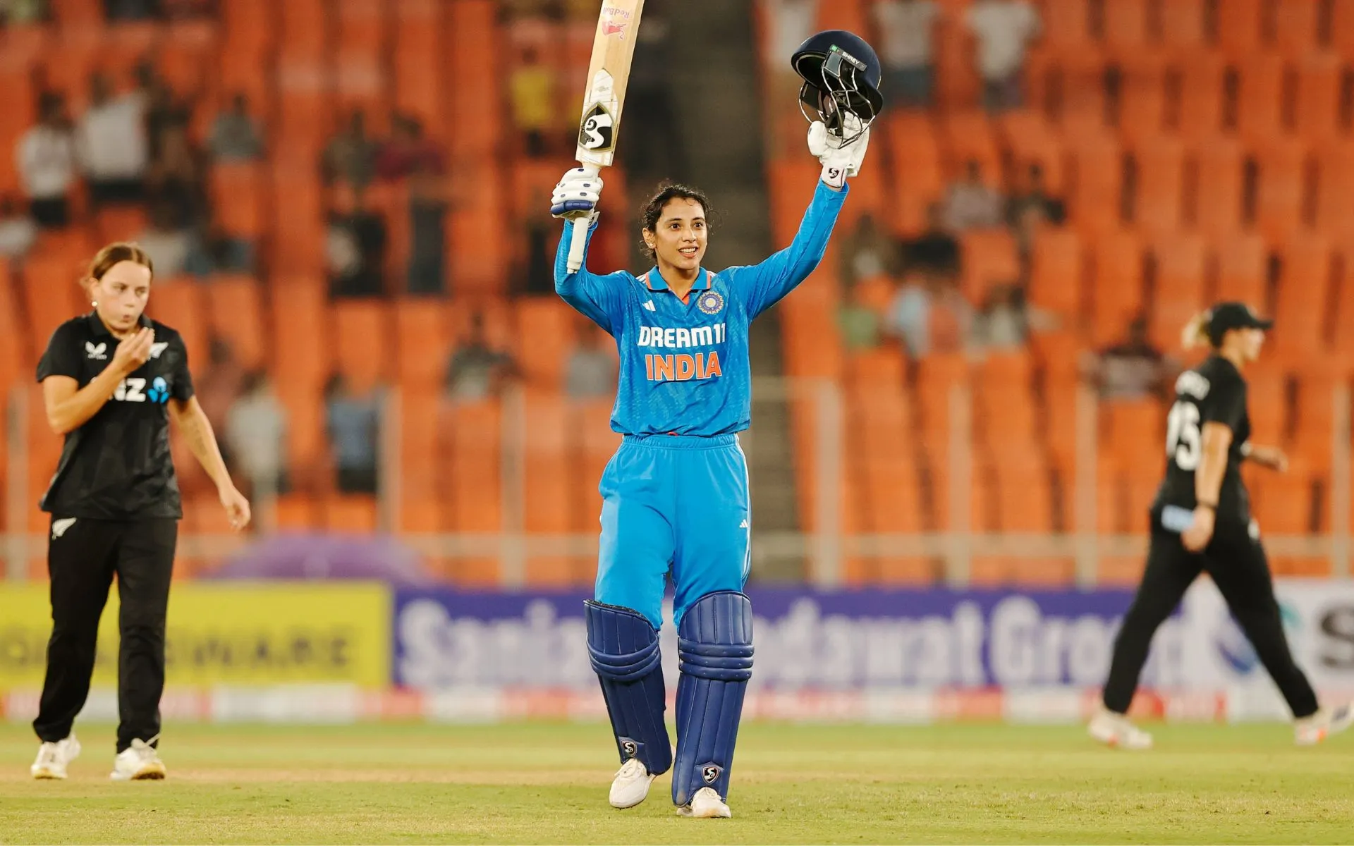 Smriti Mandhana in action vs NZ (Source: @BCCIWomen/X)