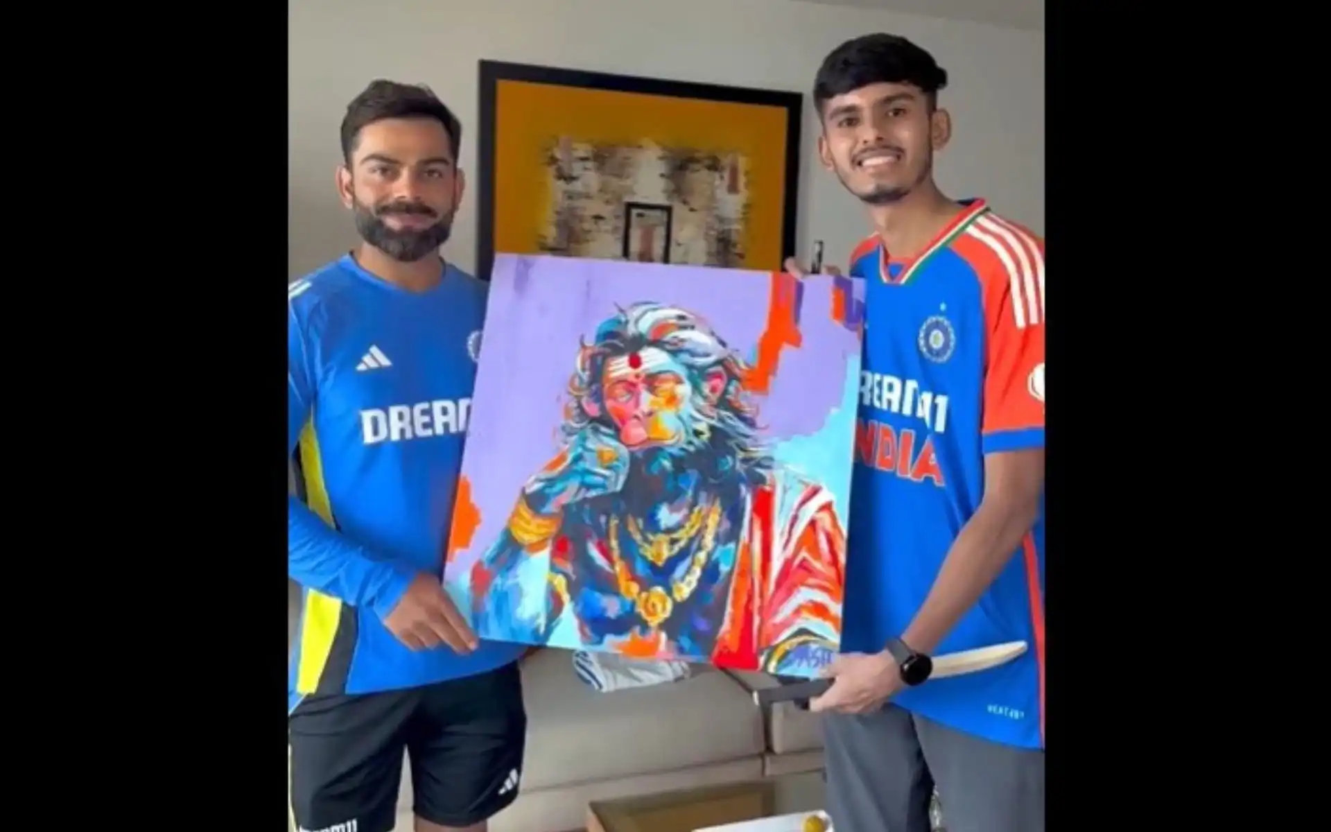 Virat Kohli with a fan [Source: @mufaddal_vohra/x]