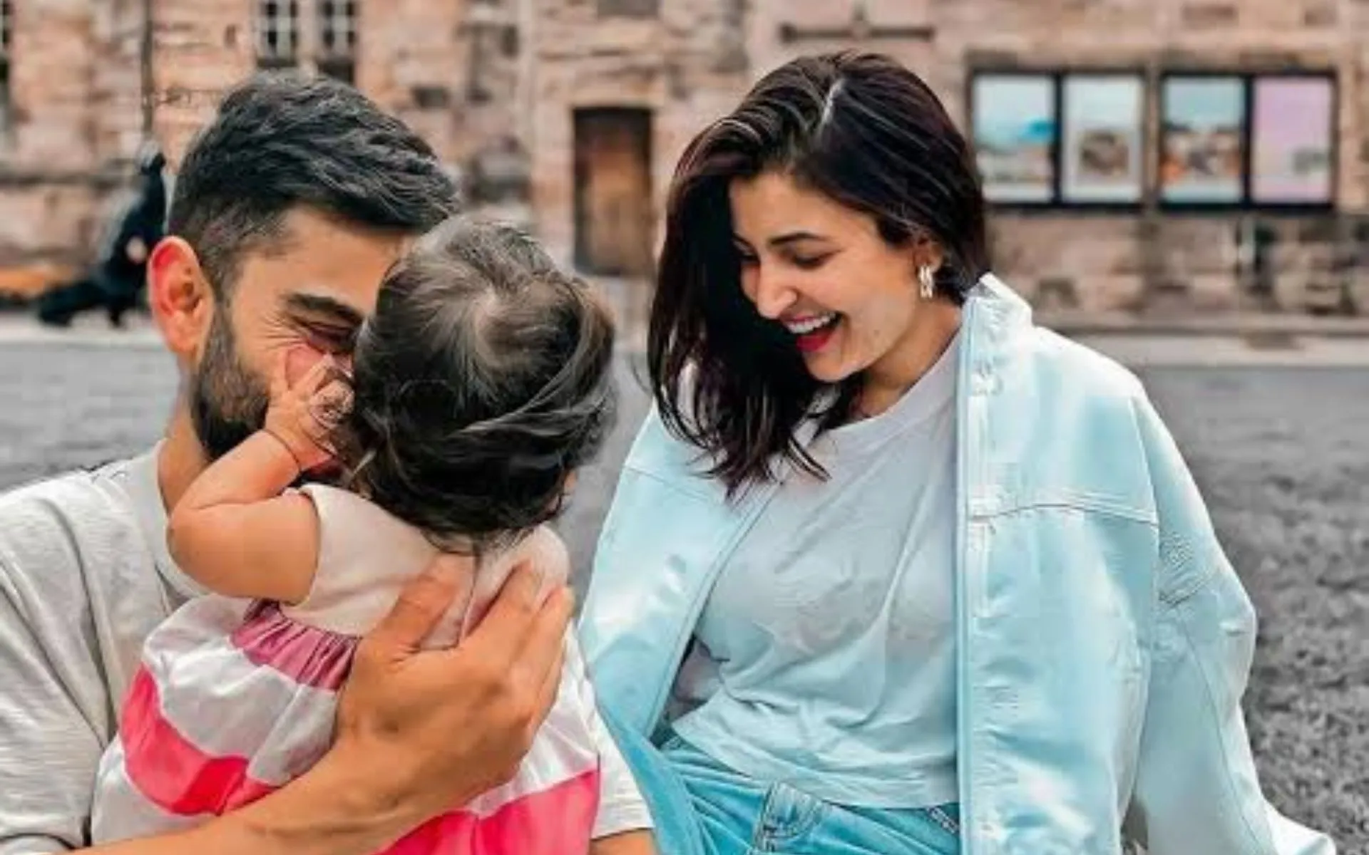 Anushka Sharma opened up on her and Virat Kohli's parenting style [Source: @KunalBishwal07/x.com]
