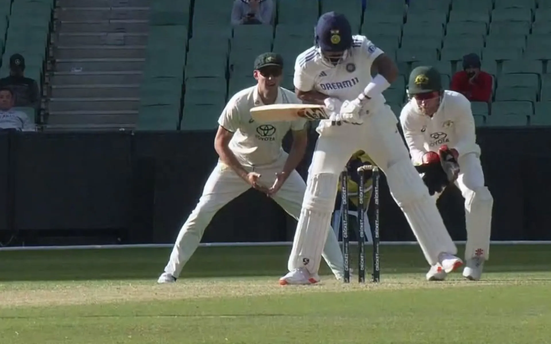KL Rahul's dismissal in second Test (Source: @cricketcomau/X.com)
