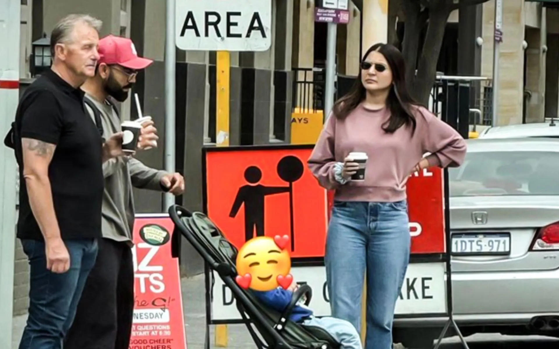 Virat Kohli and Anushka Sharma (Source: @The_SportsTiger/X.com)