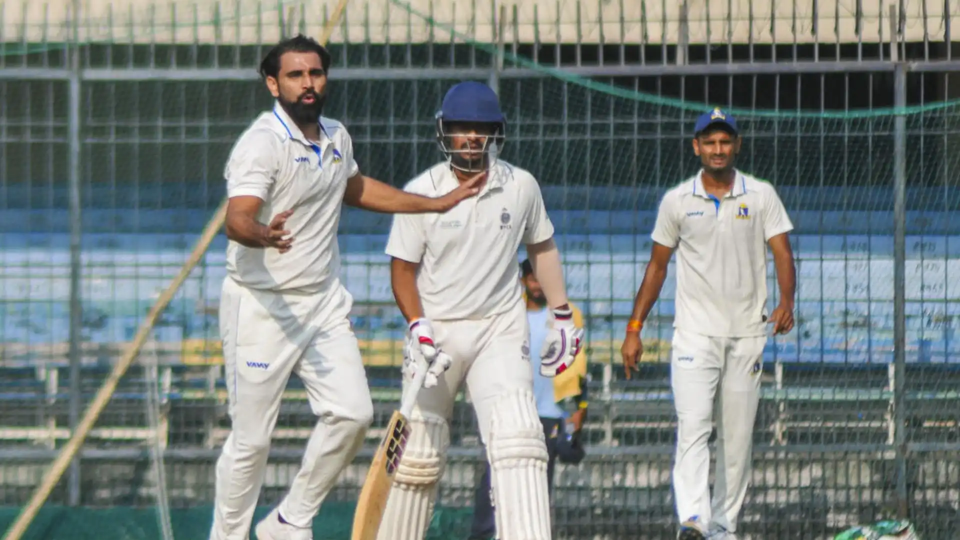 Mohammed Shami in action in Ranji Trophy [Source: @academy_dinda/X]