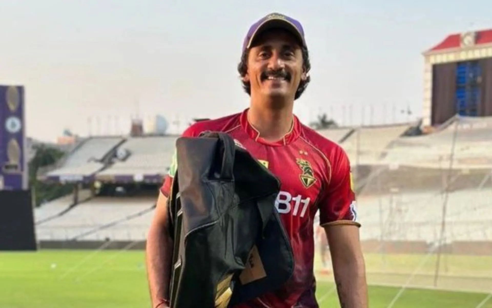 RCB has appointed Omkar Salvi as their bowling coach for IPL 2025 [Source: @CricCrazyJohns/x.com]