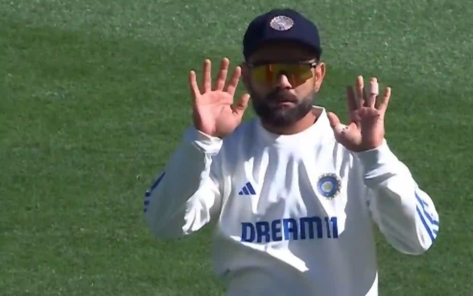 Virat Kohli after dropping a catch in Perth Test (Source:@SelflessCricket/X.com)