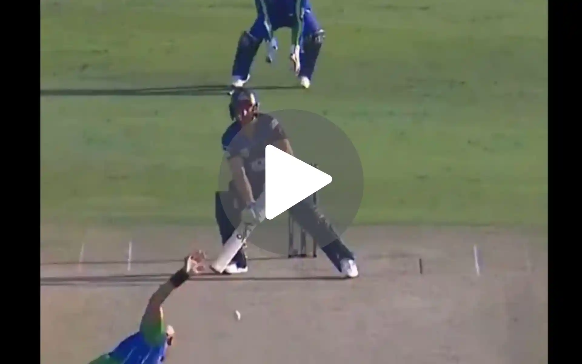 [Watch] Jos Buttler Stuns With A Scoop To A '146 Kph' Against UP Nawabs In Abu Dhabi T10 League