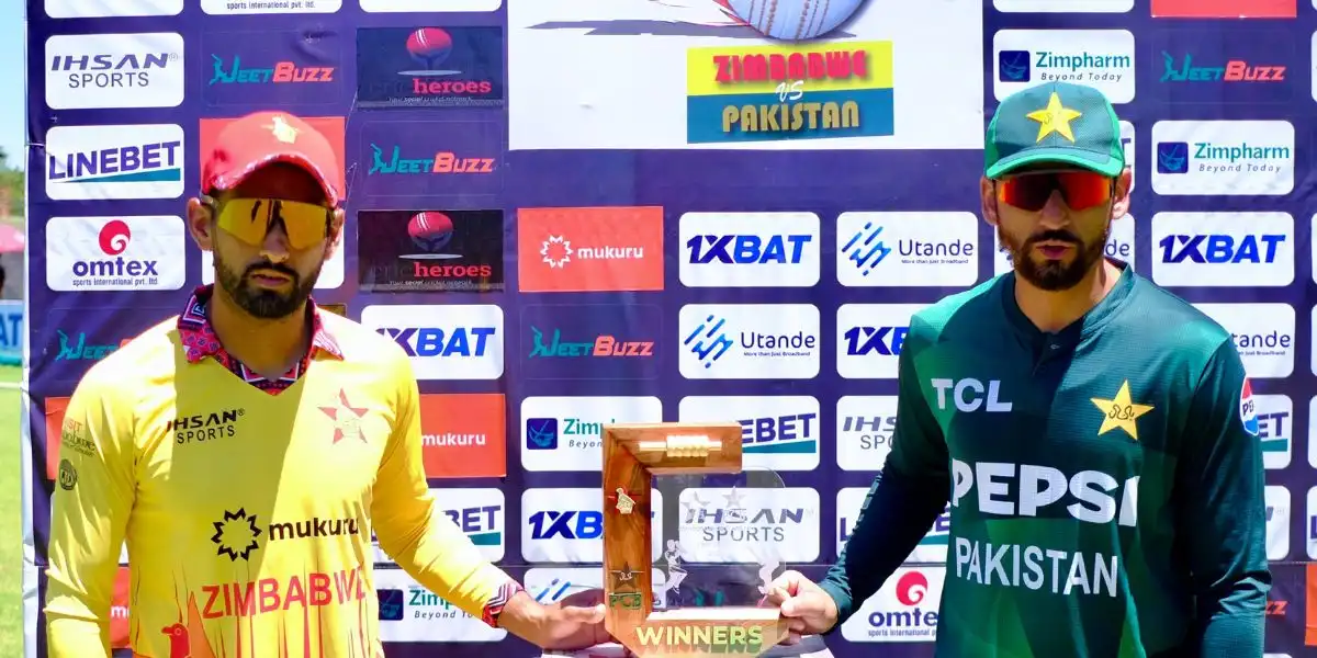 Pakistan and Zimbabwe captains with the trophy [Source: @Zimcricketv/X.com]