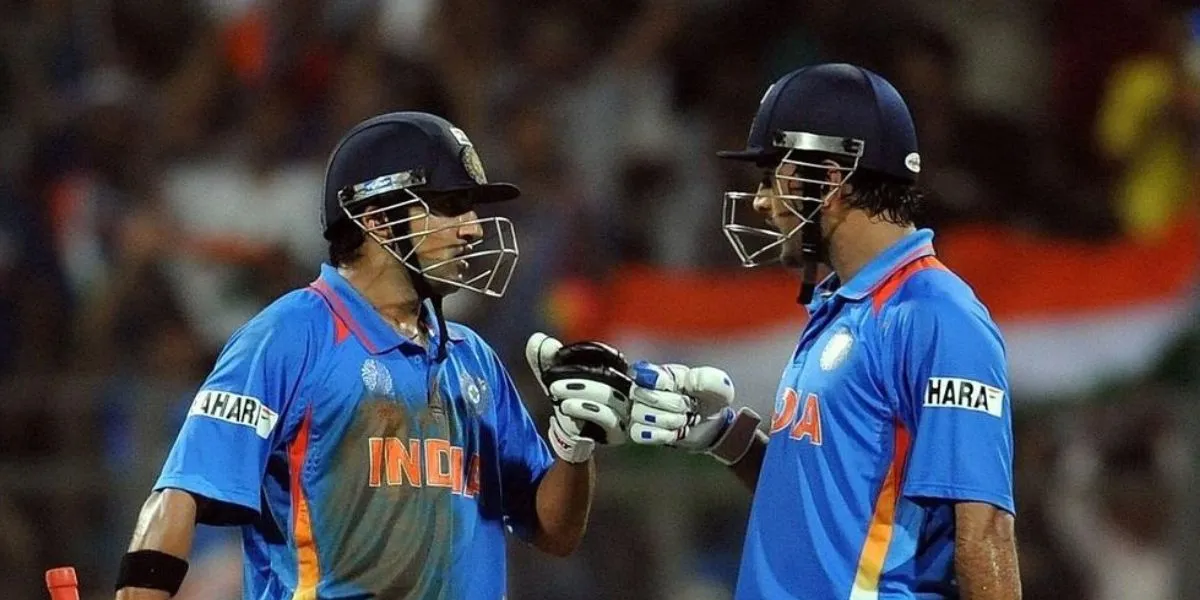 MS Dhoni with Gautam Gambhir (Source: @CricCrazyJohns/X.com)