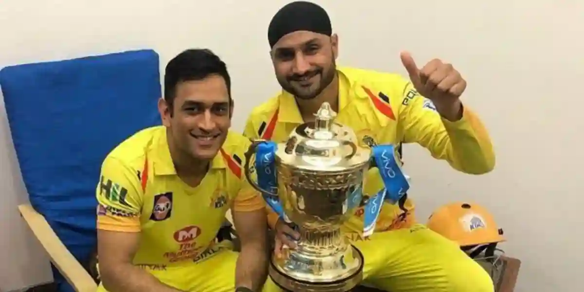 'Best Friends Can...' Harbhajan Singh Shares Cryptic Message Amidst Dhoni Controversy