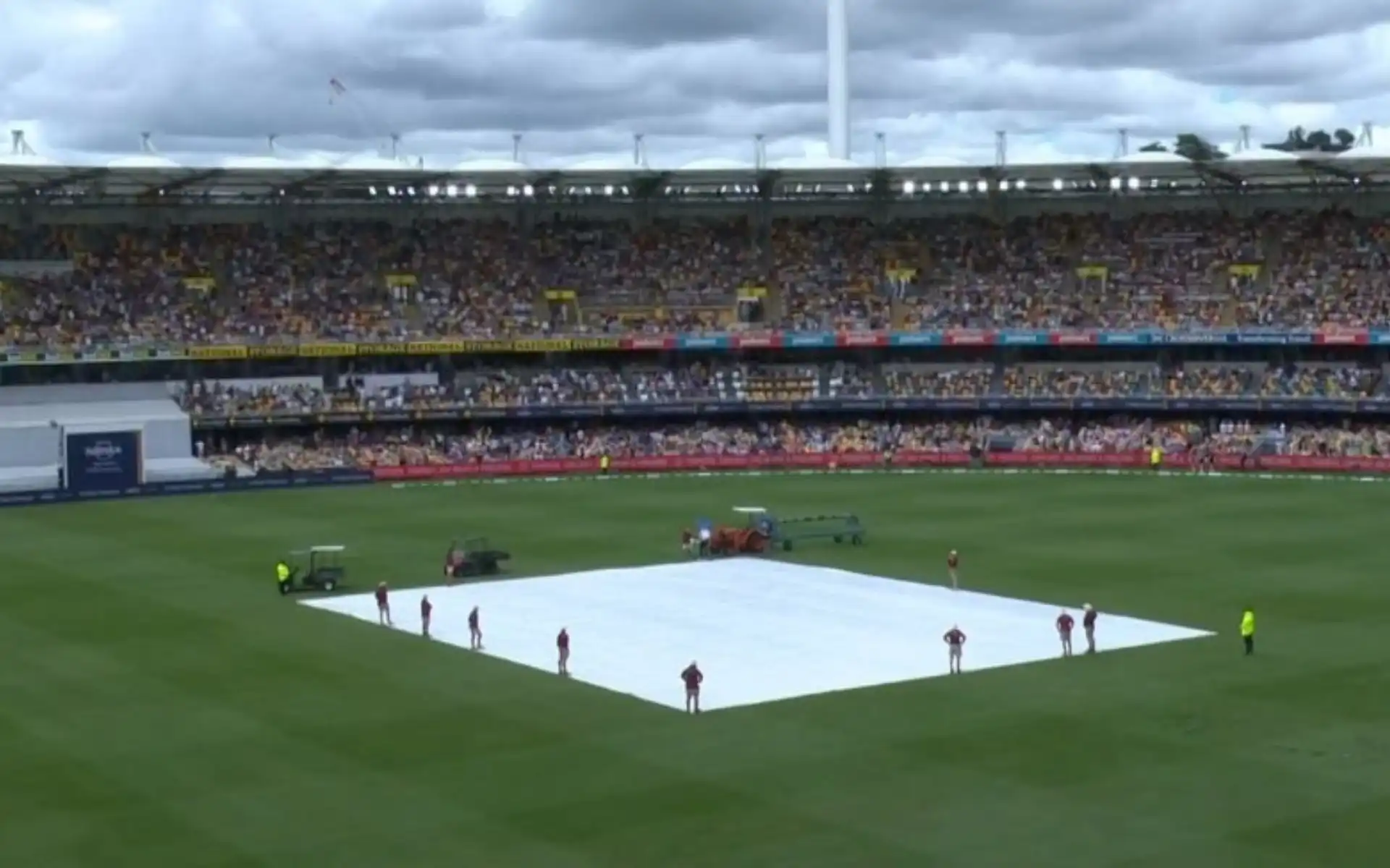 It's raining in Brisbane at the moment [Source: @mufaddal_vohra/X]