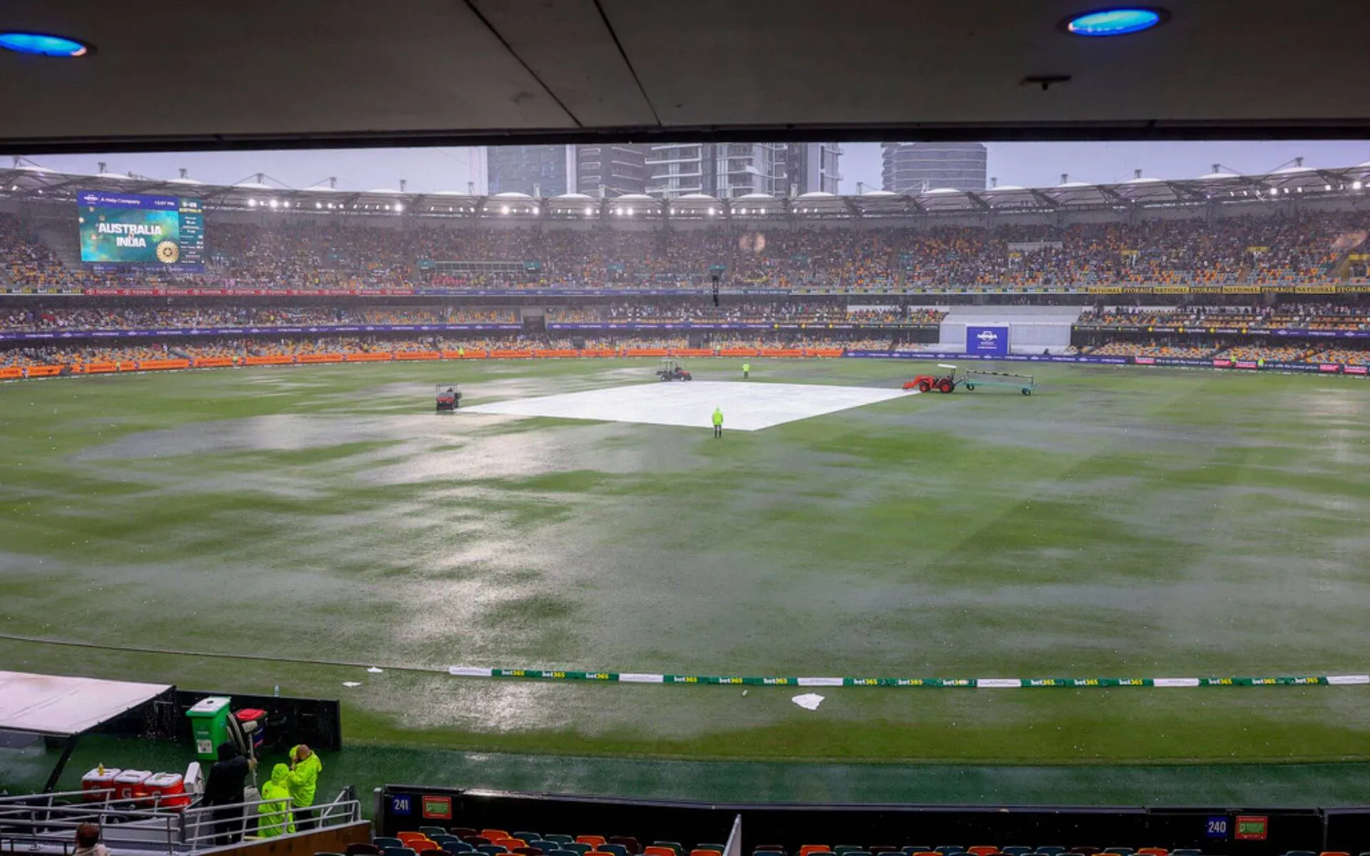 It's raining cats and dogs in Brisbane [AP]
