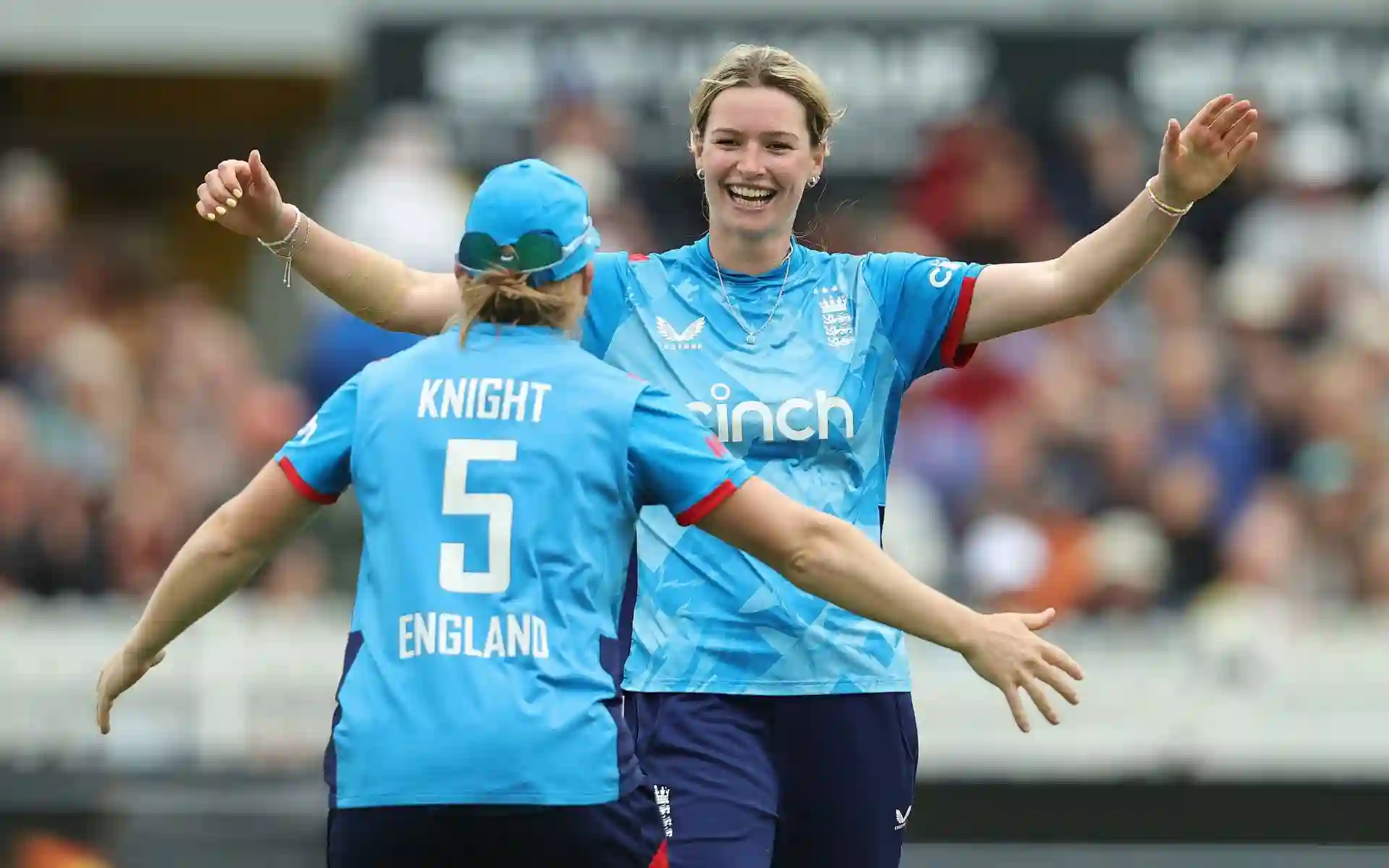 Lauren Bell and Heather Knight can fetch big in auction [Source: @englandcricket/X.Com]