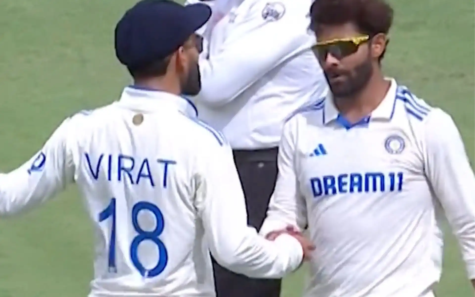 Ravindra Jadeja with Virat Kohli (Source:@StarSportsIndia/X.com)