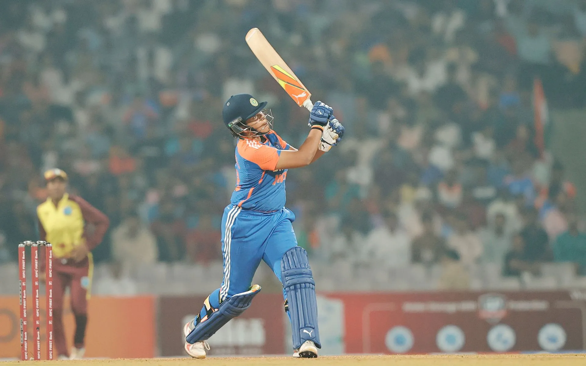 Richa Ghosh in action in the third T20I [Source: @BCCIWomen/x]