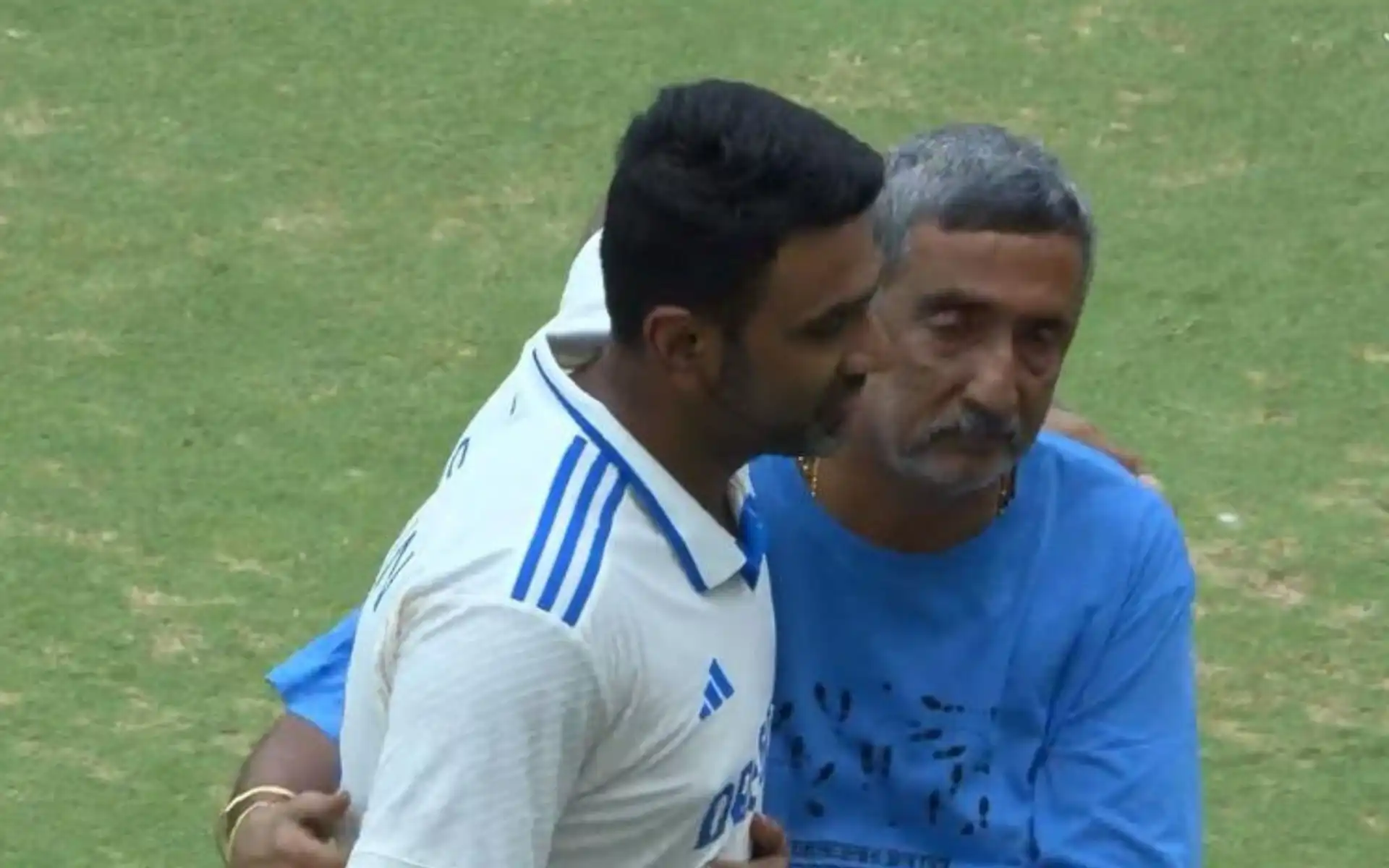 R Ashwin with his father [source: @forfromVirat/x.com]