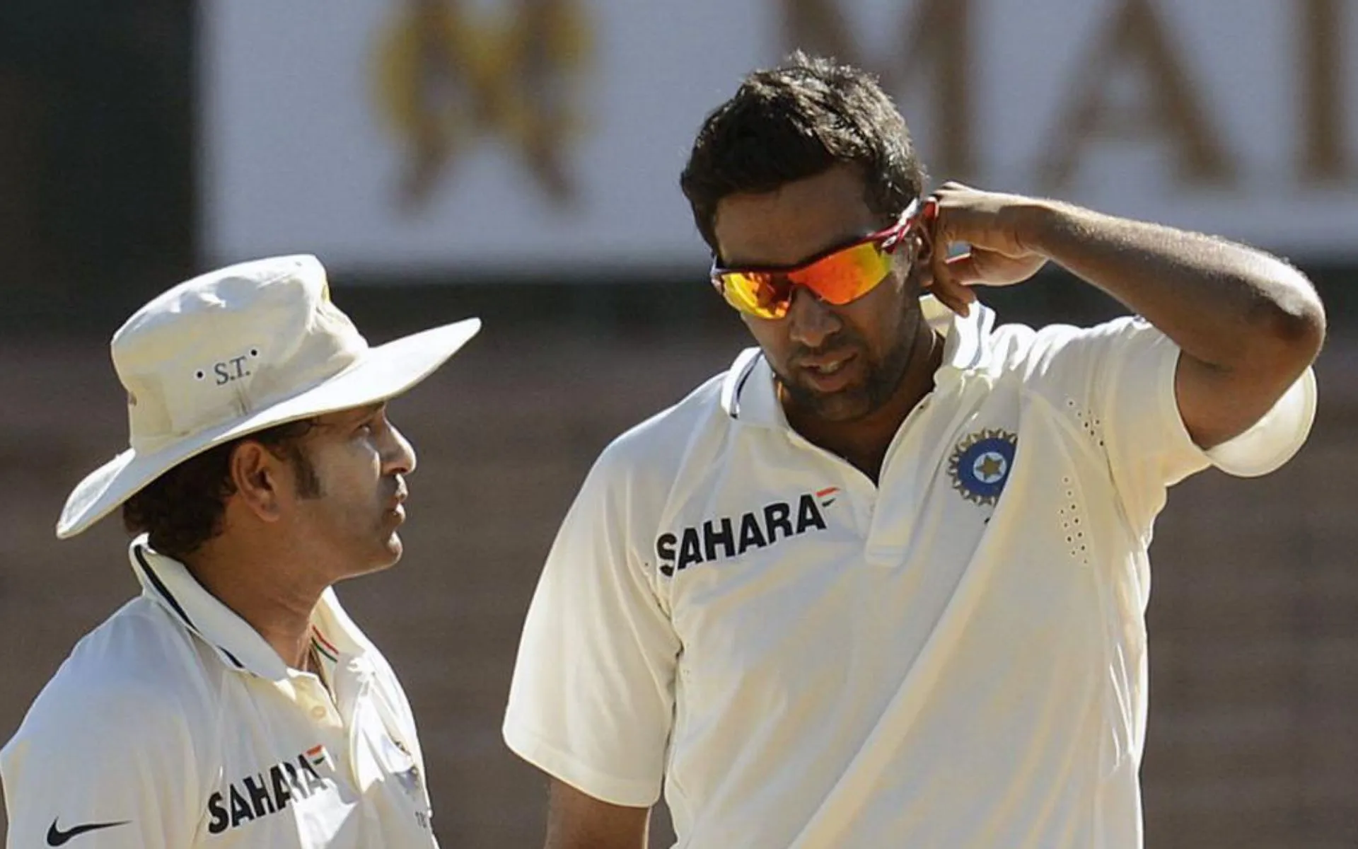Sachin Tendulkar with R Ashwin [Source: @Niche_Sports/X.com]
