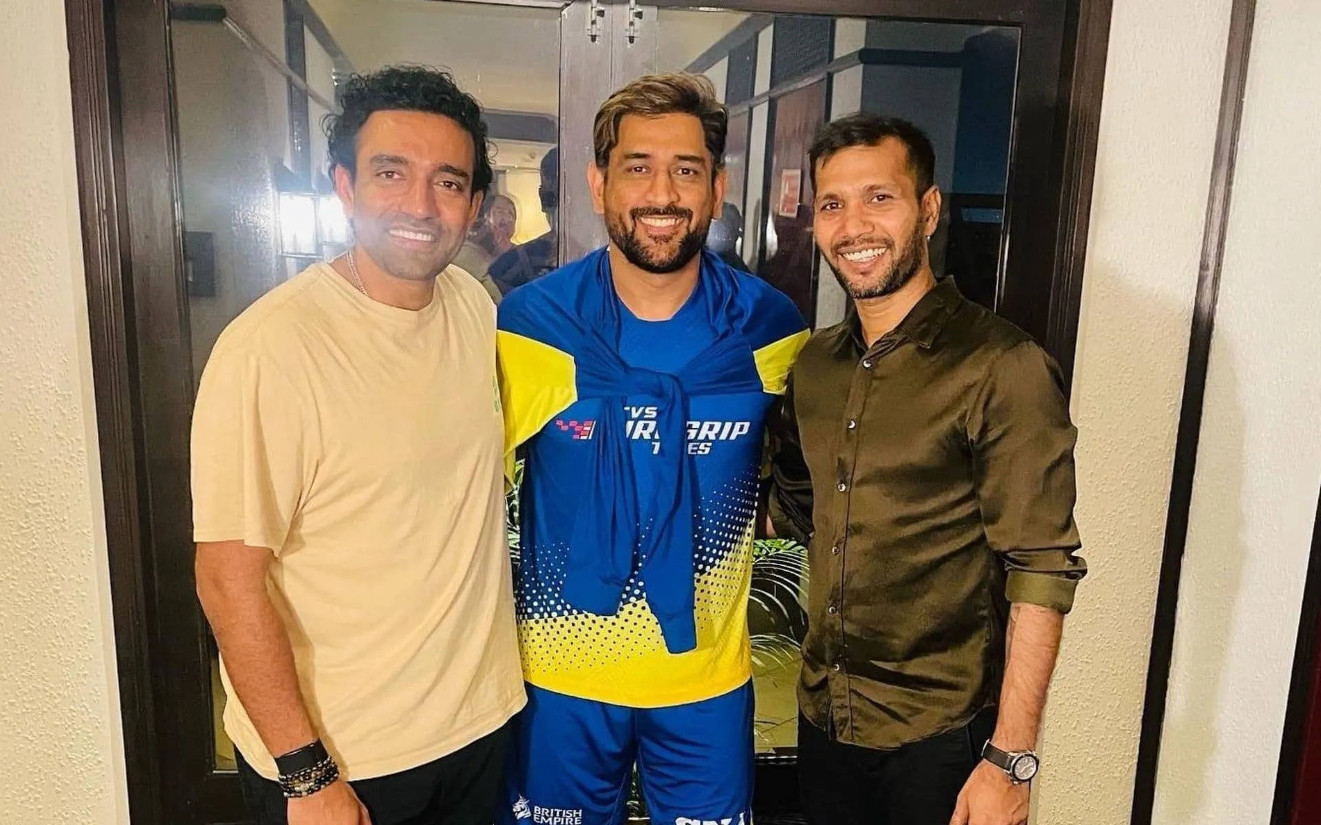 Robin Uthappa faces arrest warrant for PF scam [Source: @IPL2025Auction/X.com]