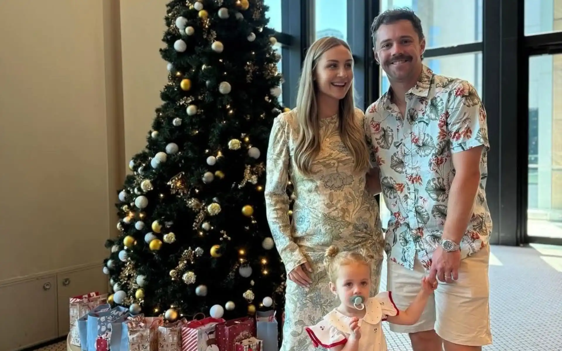 Travis Head with wife and kids at Christmas party [Source: @mufaddal_vohra/X.com]