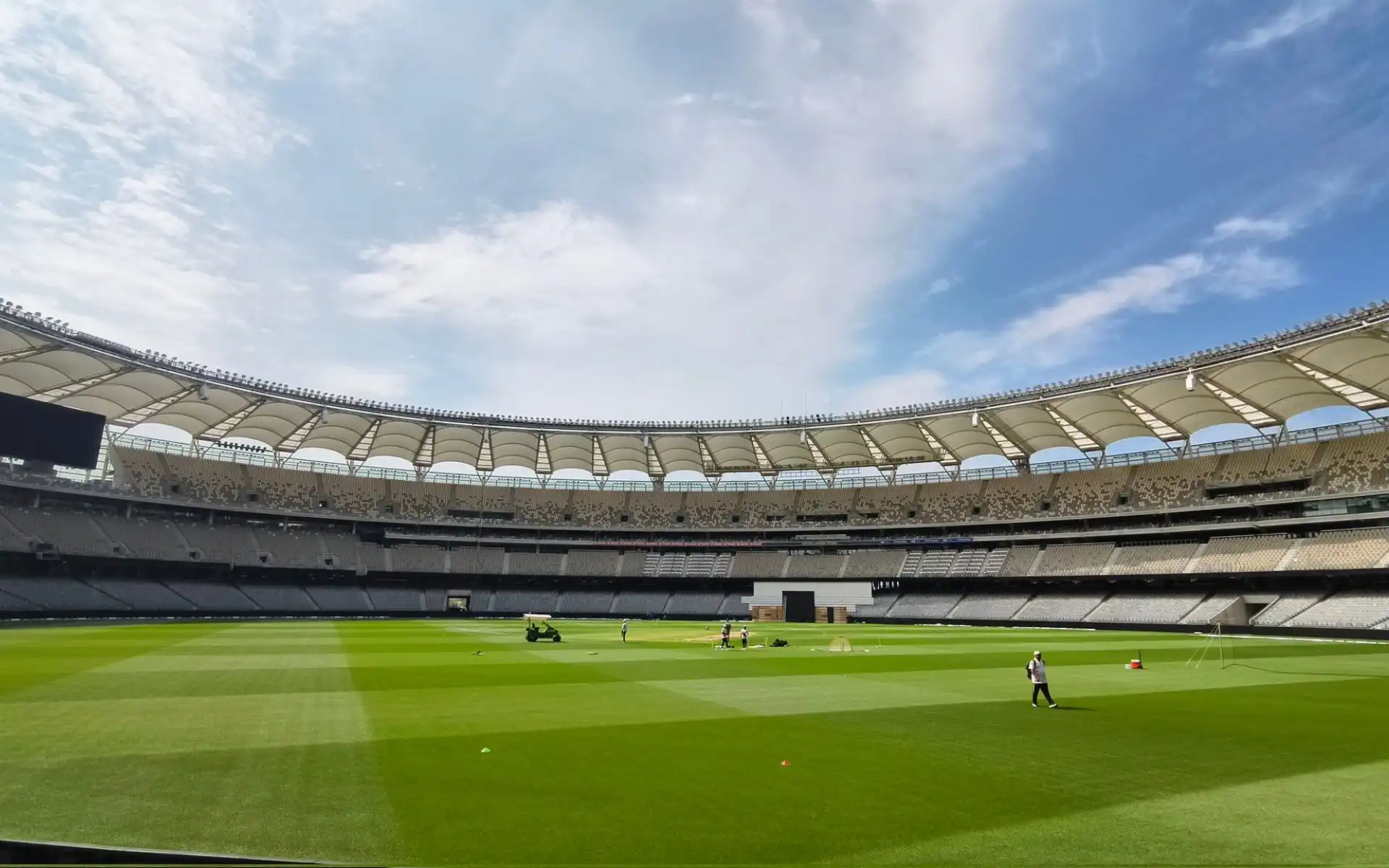 Optus Stadium Perth [Source: @CricSubhayan/X]