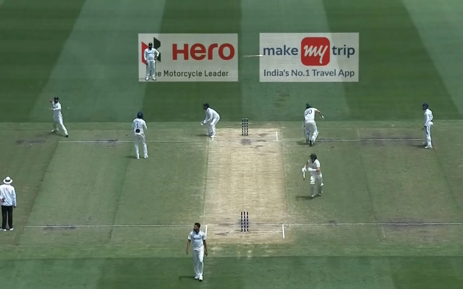 Virat Kohli about to throw when Siraj did not even see (Source: Screengrab from Hotstar)