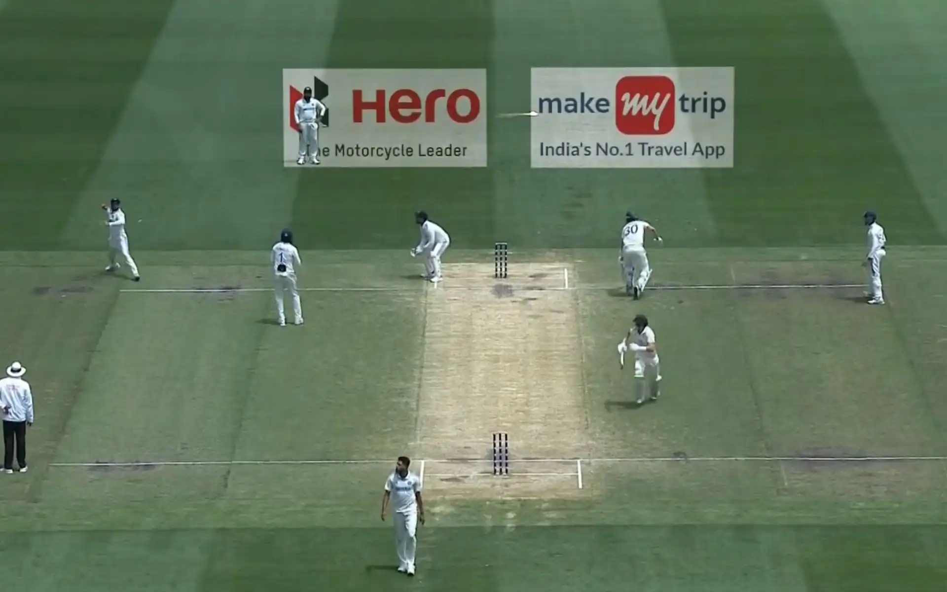 Virat Kohli about to throw when Siraj did not even see (Source: Screengrab from Hotstar)