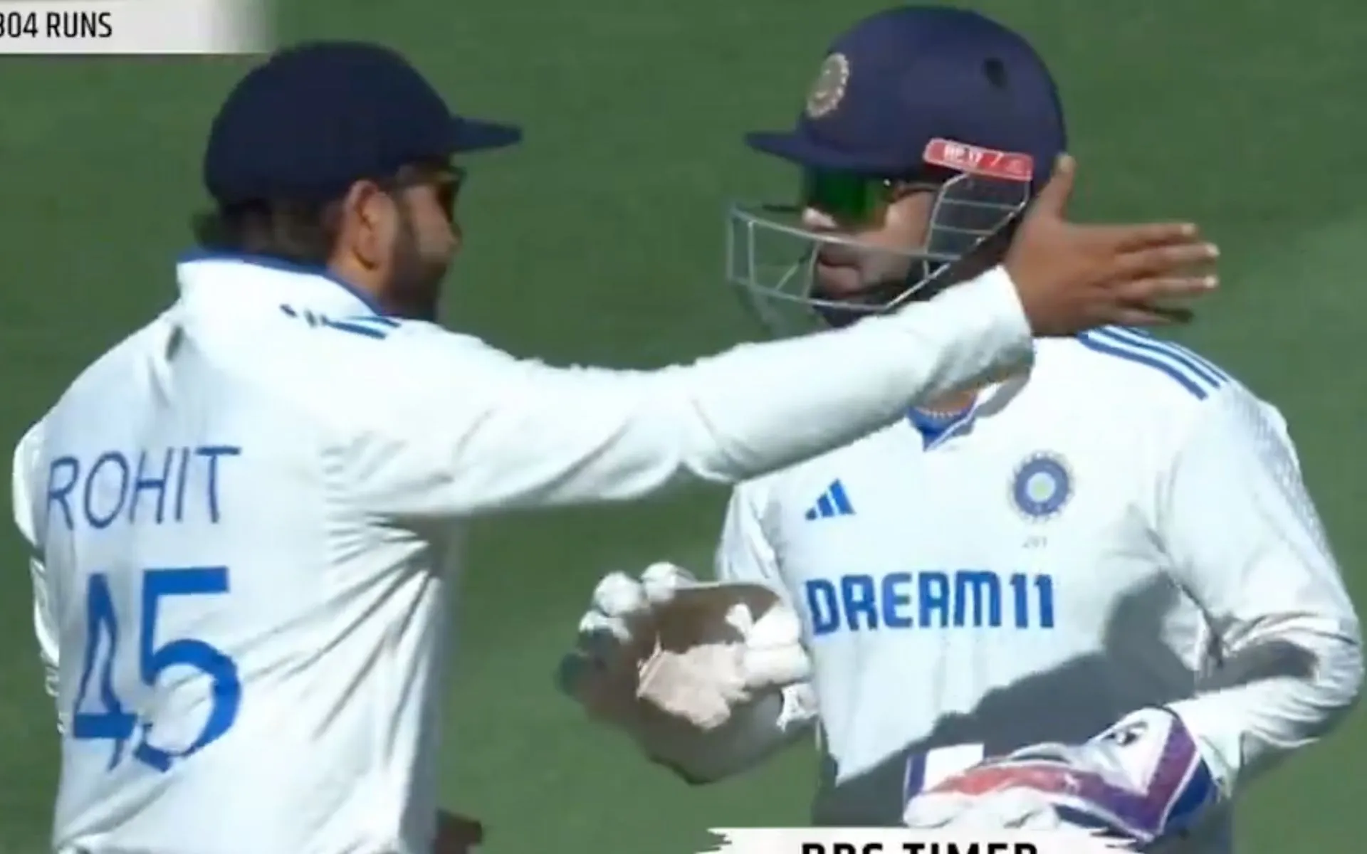 Rohit Sharma and Rishabh Pant- (Source:@ScreenGrab)
