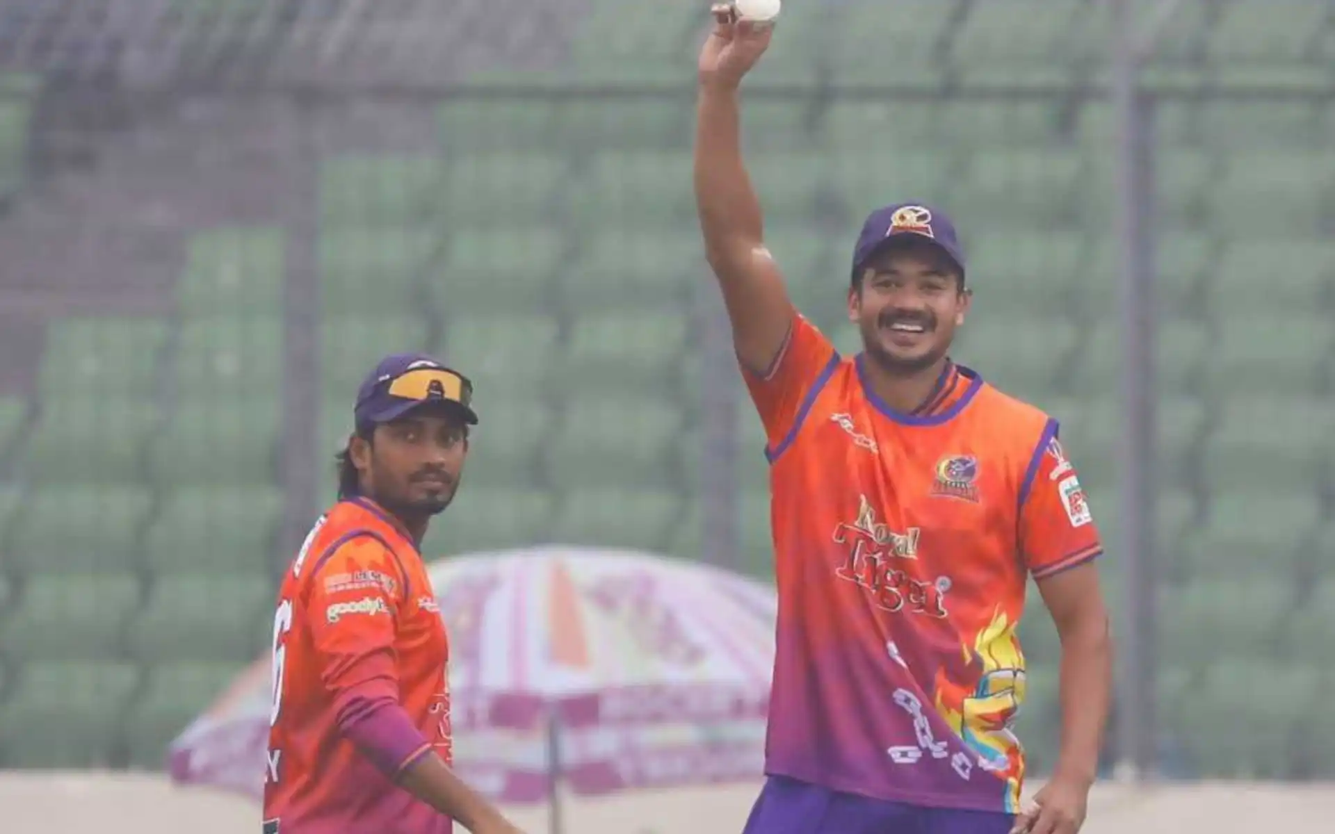 Taskin Ahmed celebrating his record BPL afternoon [Source: @ShahMatinTipu/x]