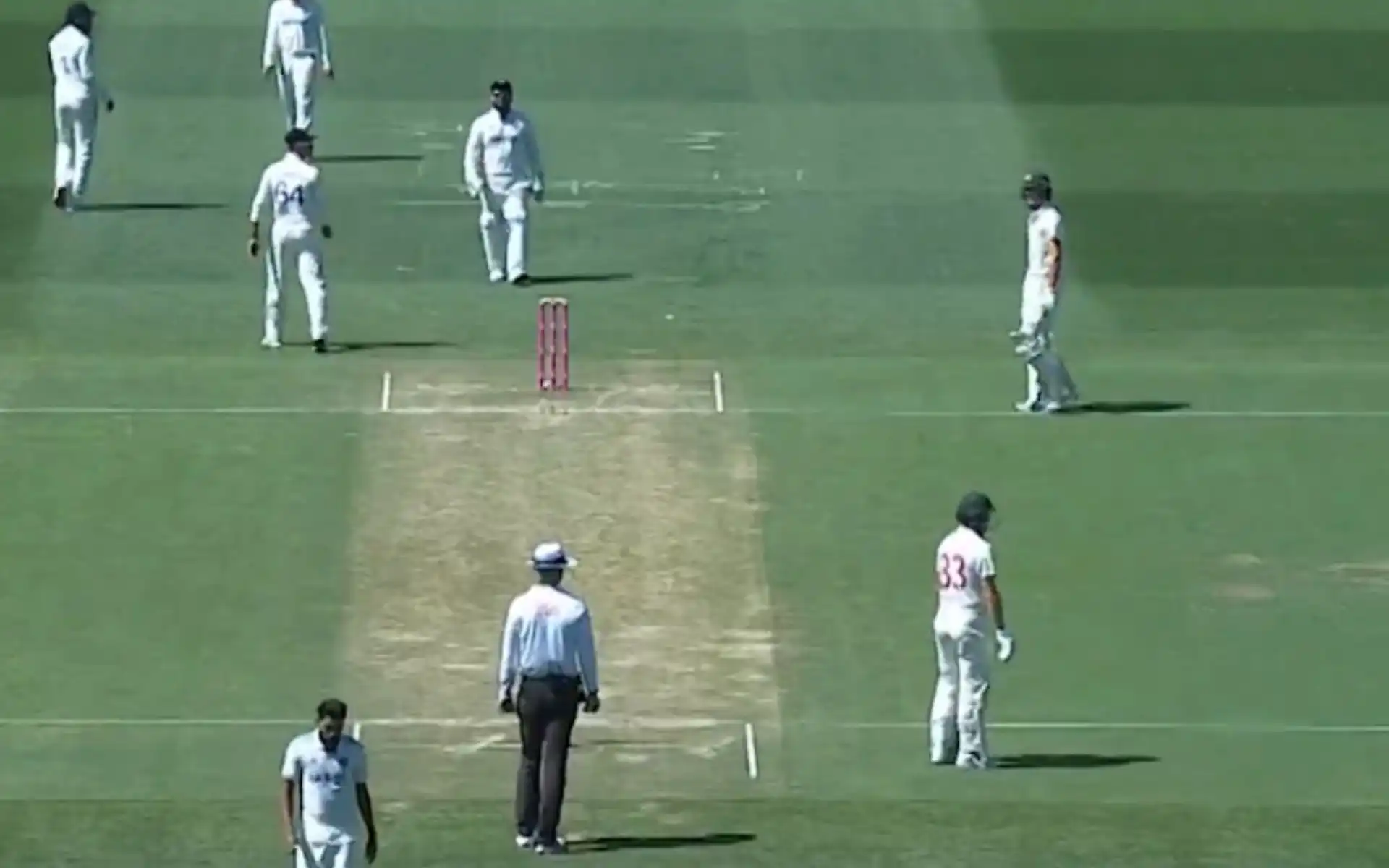 Yashasvi Jaiswal sledges Sam Konstas [Source: @StarSportsIndia/X.com]
