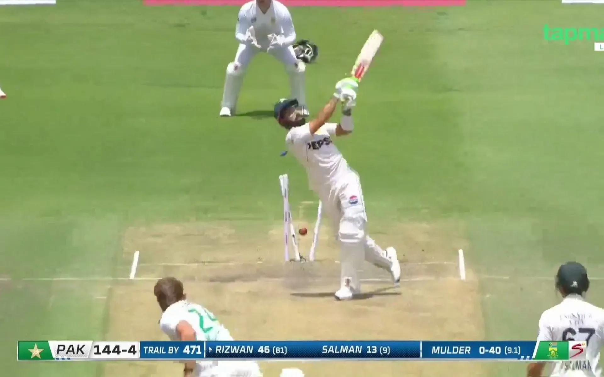 Rizwan throws away his wicket [Source: @TheYorkerBall/X.Com]
