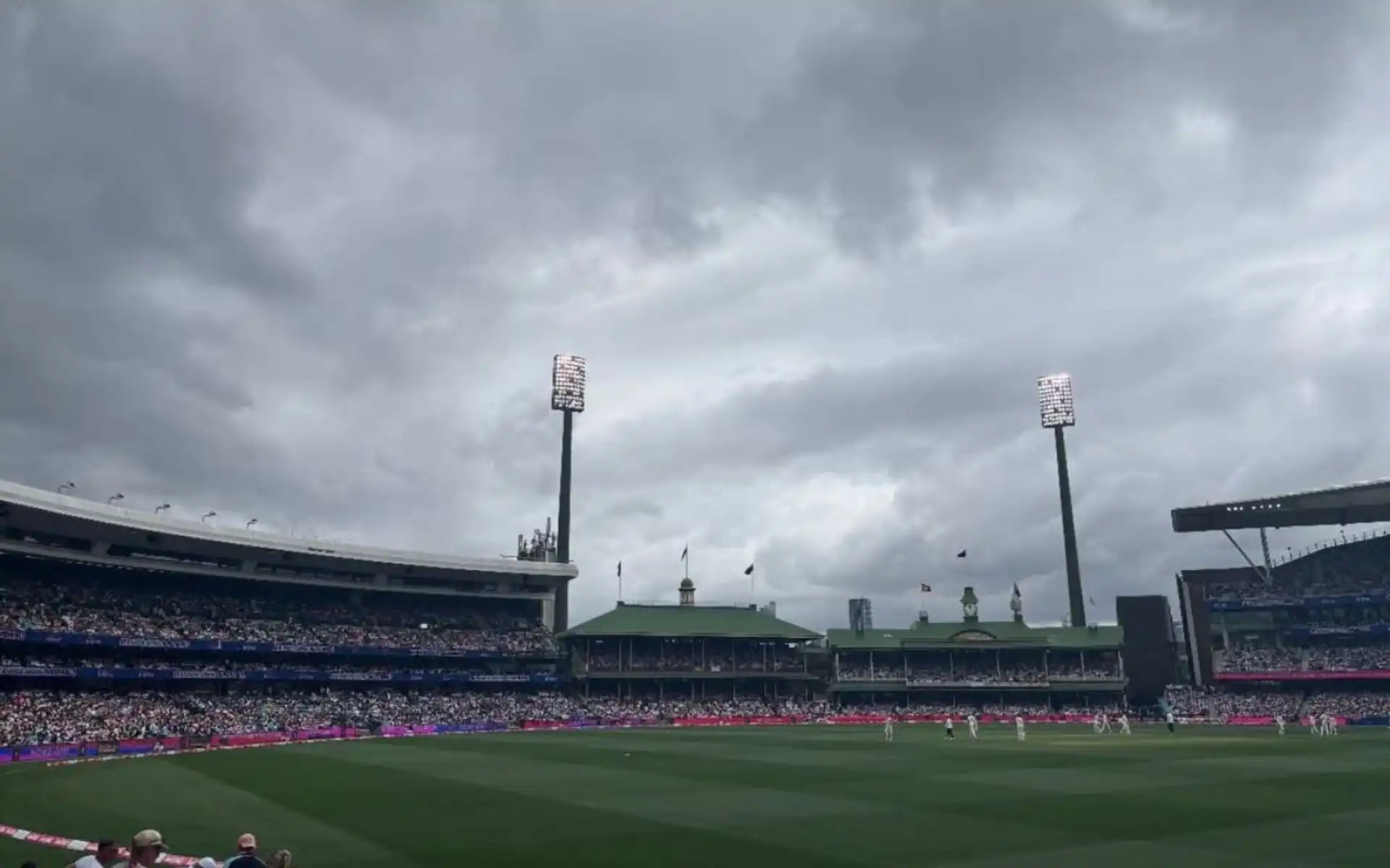 Rain in Sydney  [Source: @nyalkalkars27/X.com]