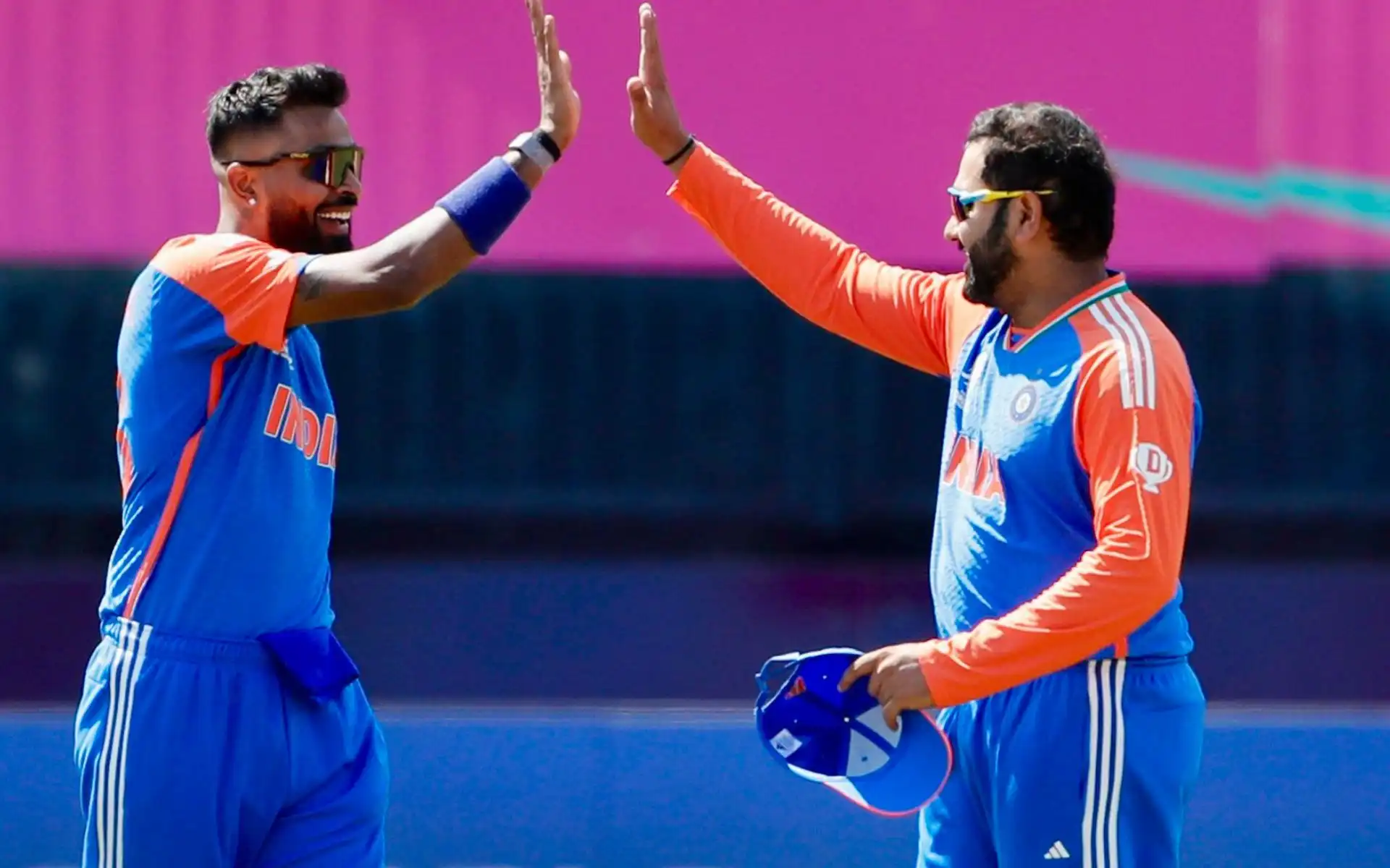 Hardik Pandya and Rohit Sharma [Source: @LoyalSachinFan/x.com]