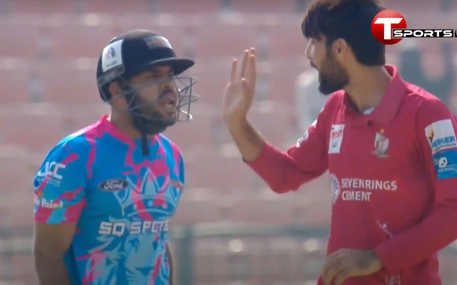 Usman Khan Fight- (Source:@ScreenGrab)