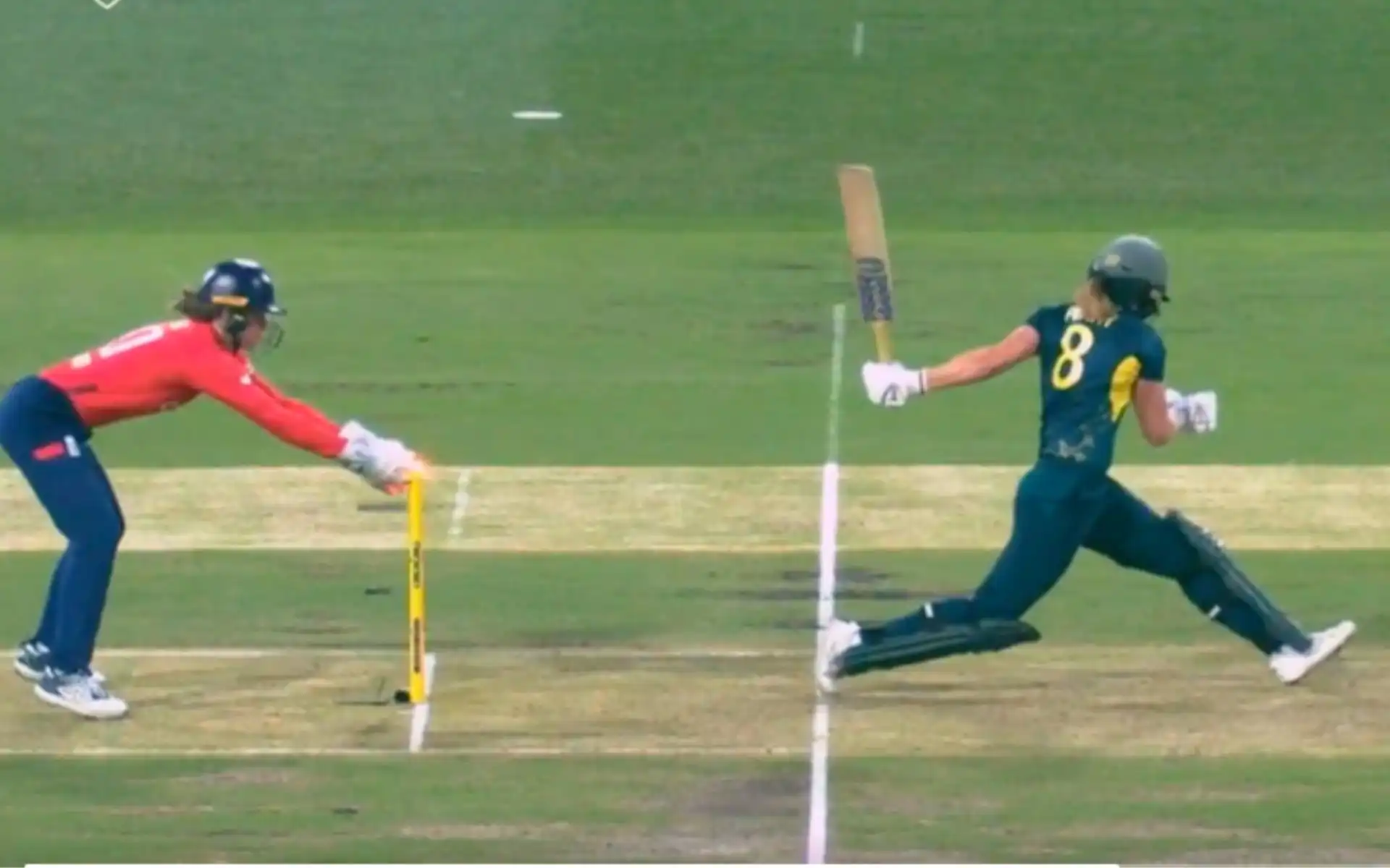 Ellyse Perry got dismissed early in 1st T20I vs England Women [Source: @cricketcomau/X.com]