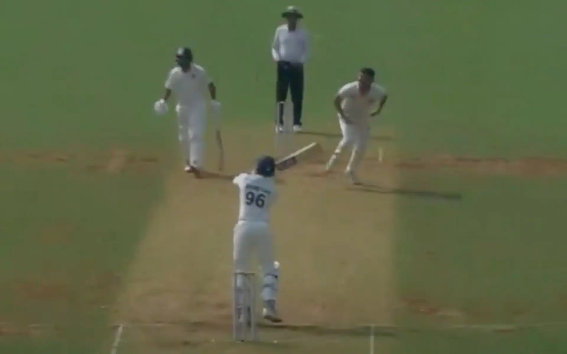 Shreyas Iyer's wicket vs Jammu and Kashmir (Source:@21OneTwo34/X.com)