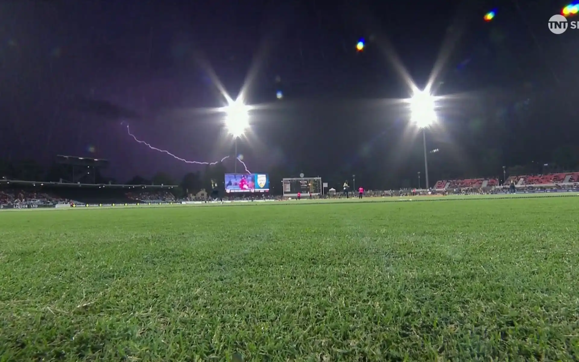 AUS-W Vs ENG-W 2nd T20I [Source: @cricketontnt/X.com]