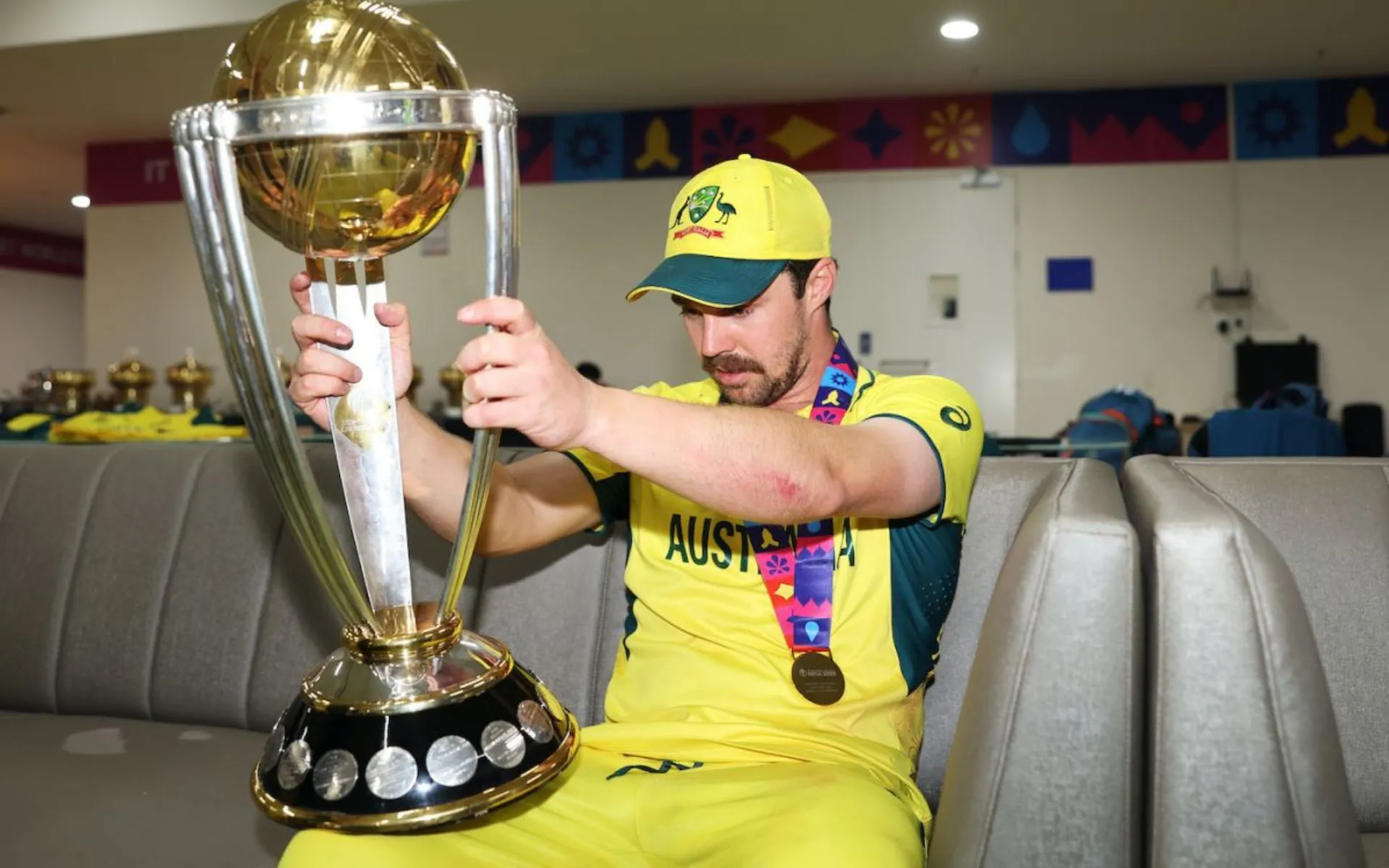 Travis Head with World Cup Trophy (Source:@akkuslc/X.com)