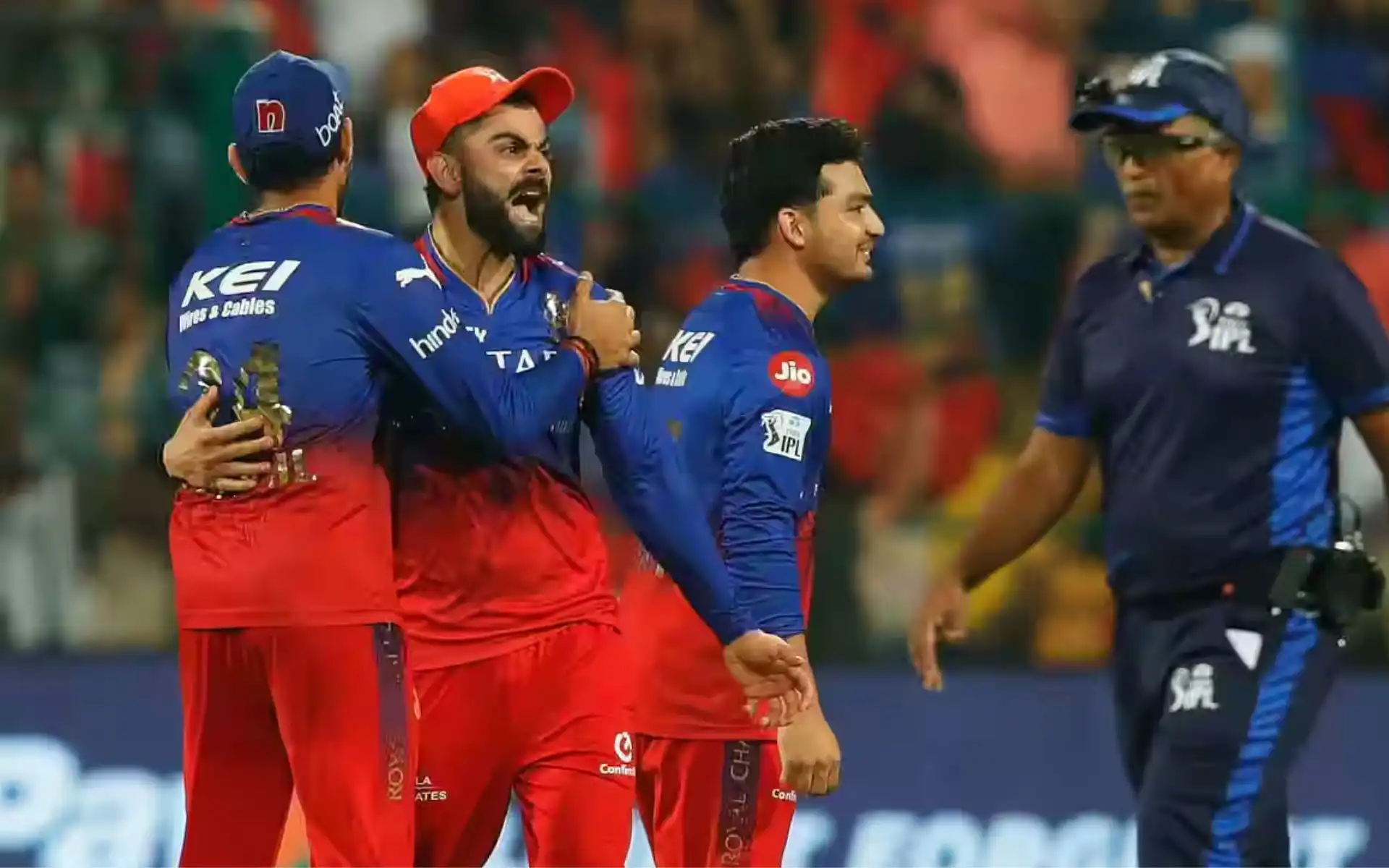 RCB players in action [Source: IPLT20.com]