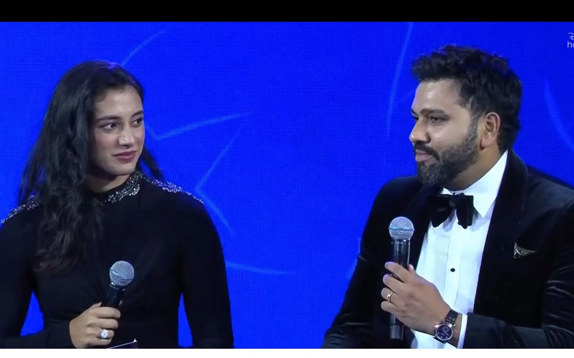 Smriti Mandhana And Rohit Sharma's Interaction In BCCI's Award Ceremony (Source: @messro4514/x.com)