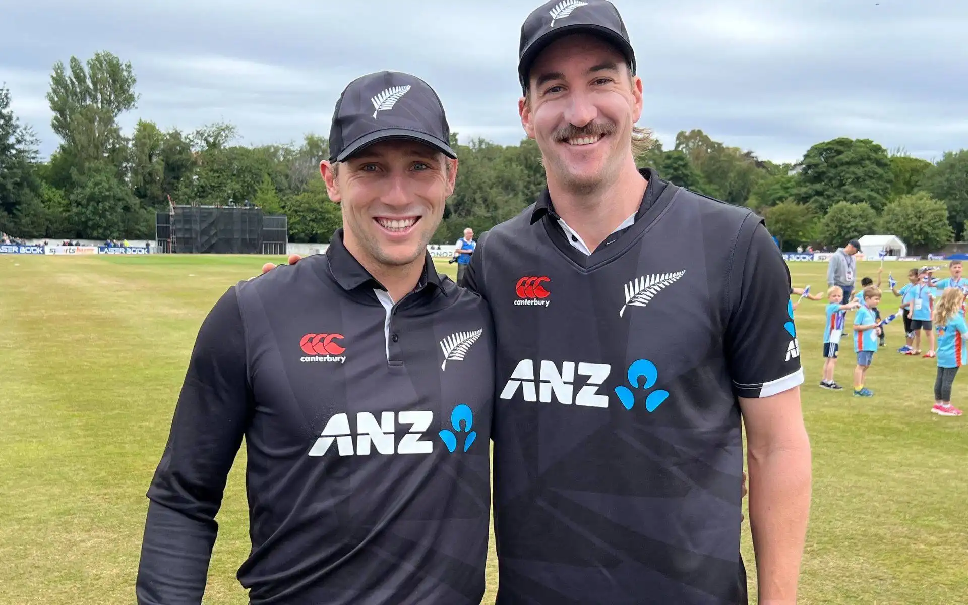 Blair Tickner on the right [Source: @BLACKCAPS/x.com]