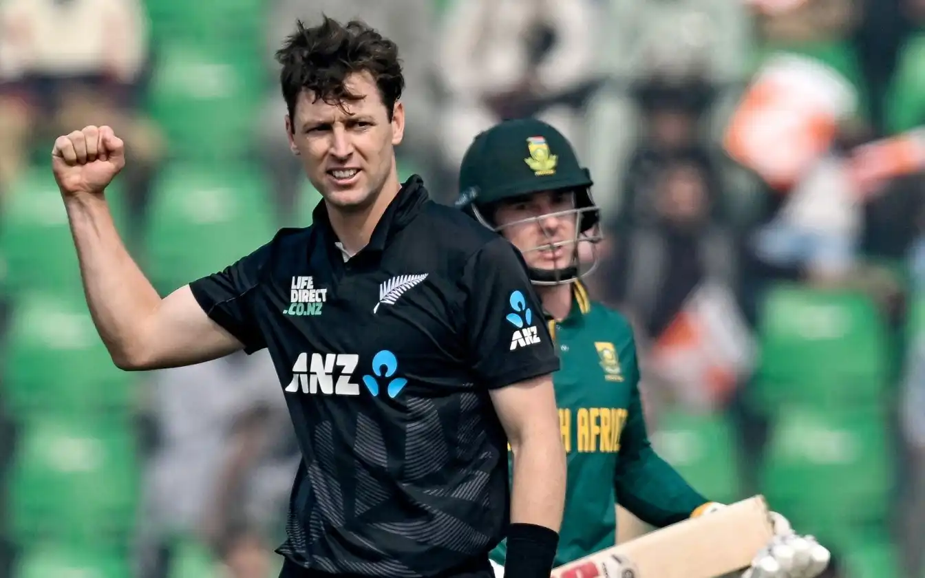 Matt Henry [Source: @SomersetCCC/X.com]