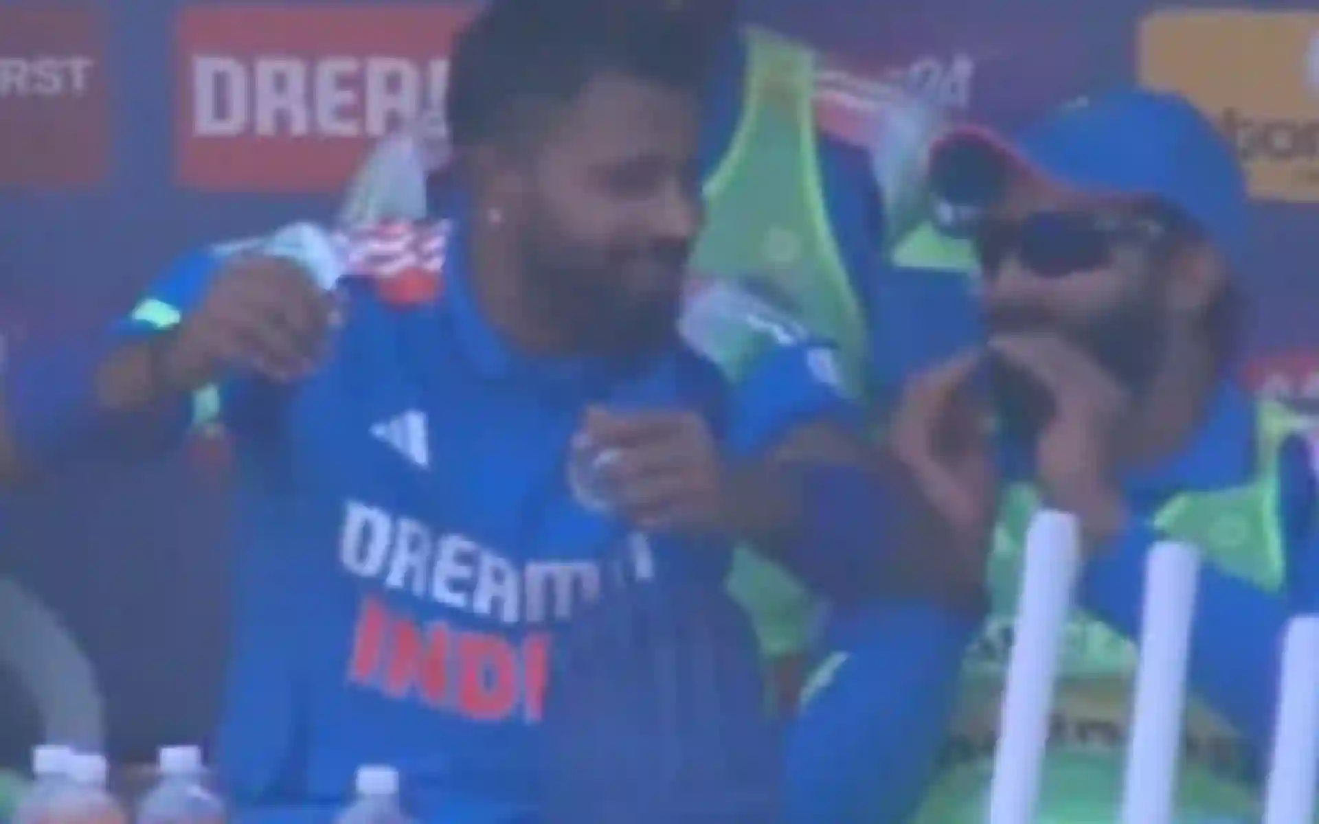 Hardik Pandya with Ravindra Jadeja (Source:@kuchbhi12341416/X.com)