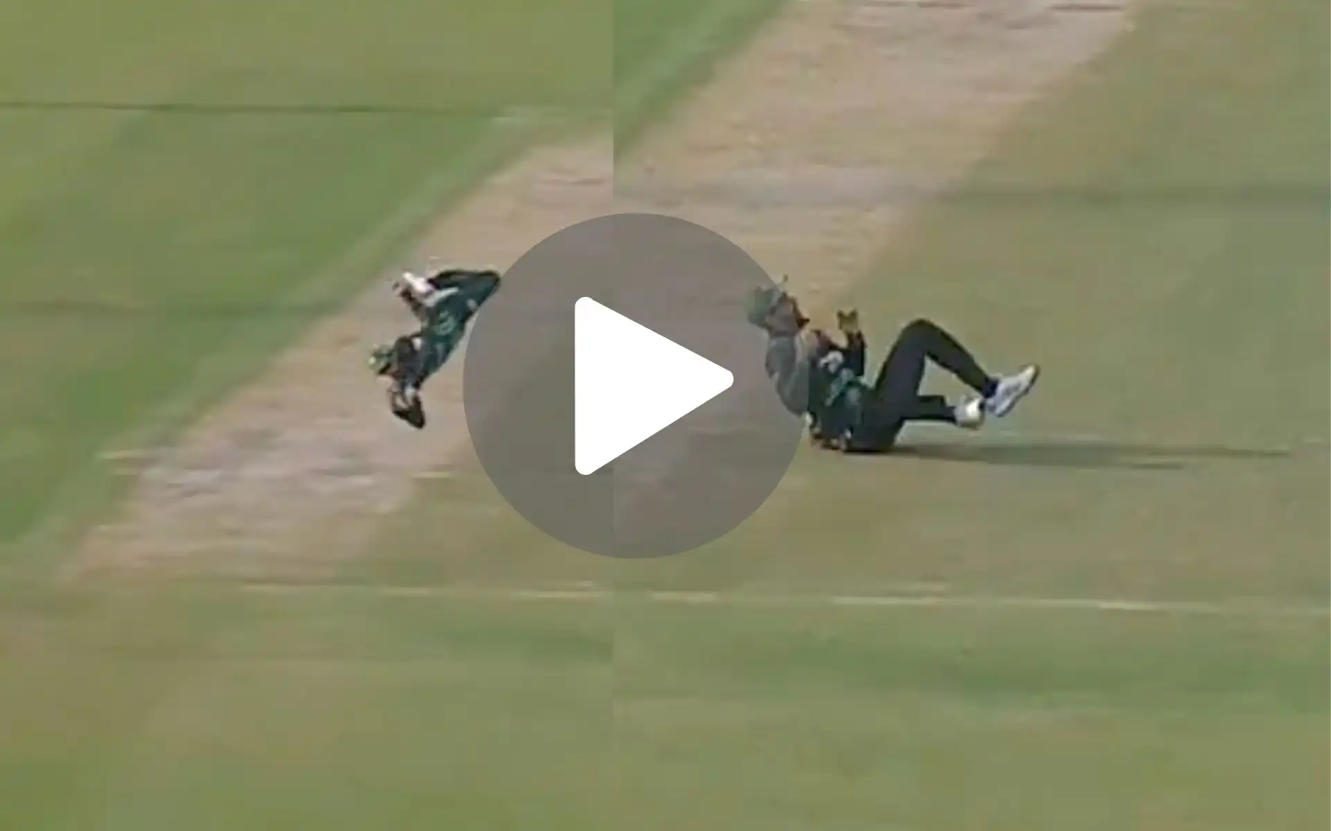 [Watch] Unreal Take! Pakistan Star Grabs Jaw-Dropping Catch To Dismiss Breetzk