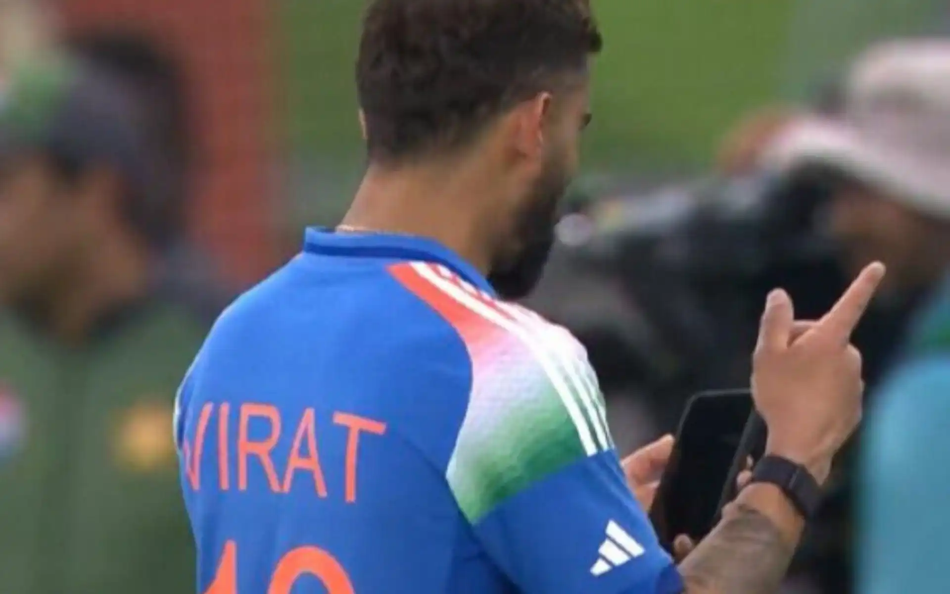 Virat Kohli Switches To Video Call With Anushka Sharma After Hunting Down Pakistan In Dubai