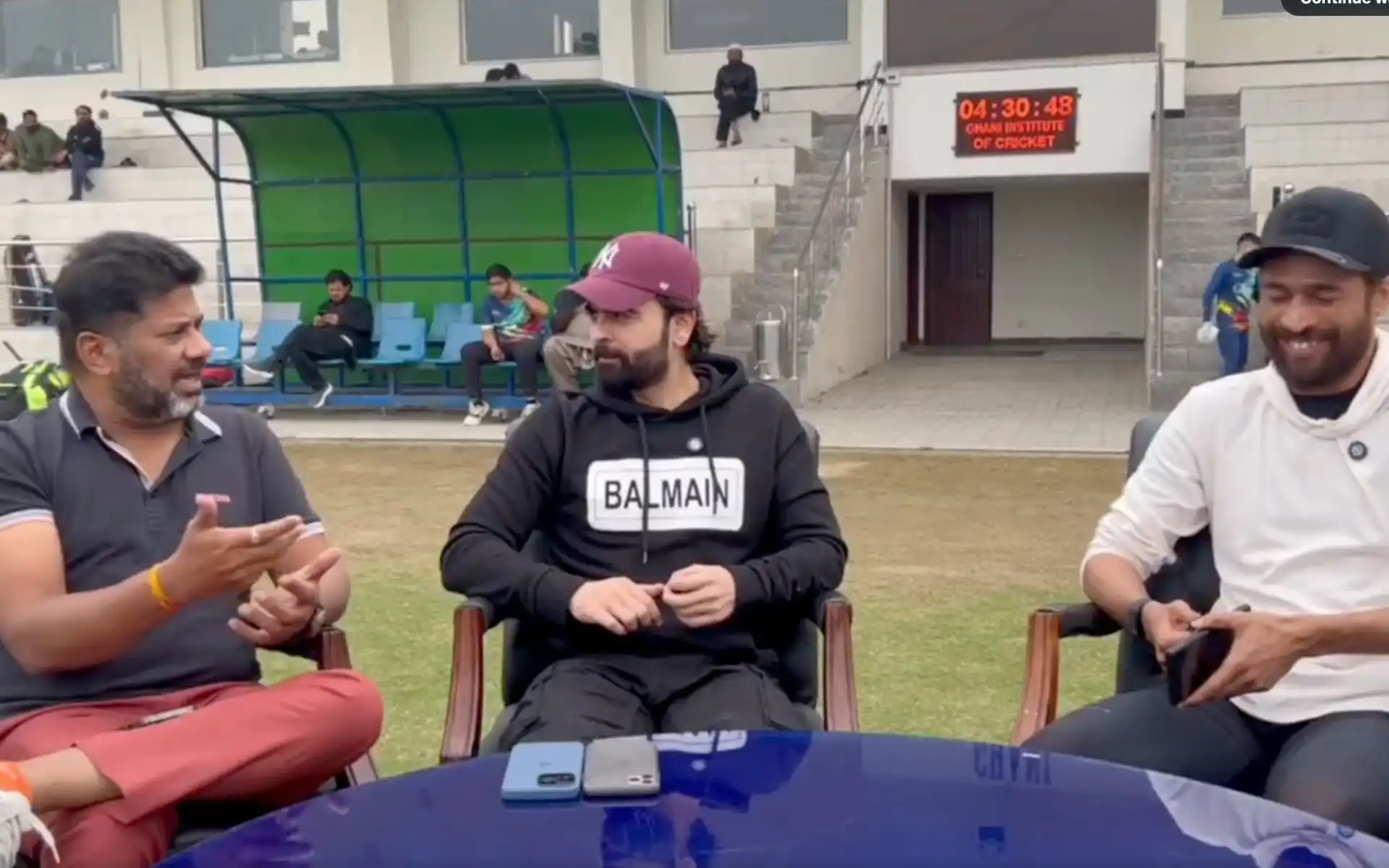 Amir, Shehzad and Gupta having conversation [Source: @rathor7_/X]