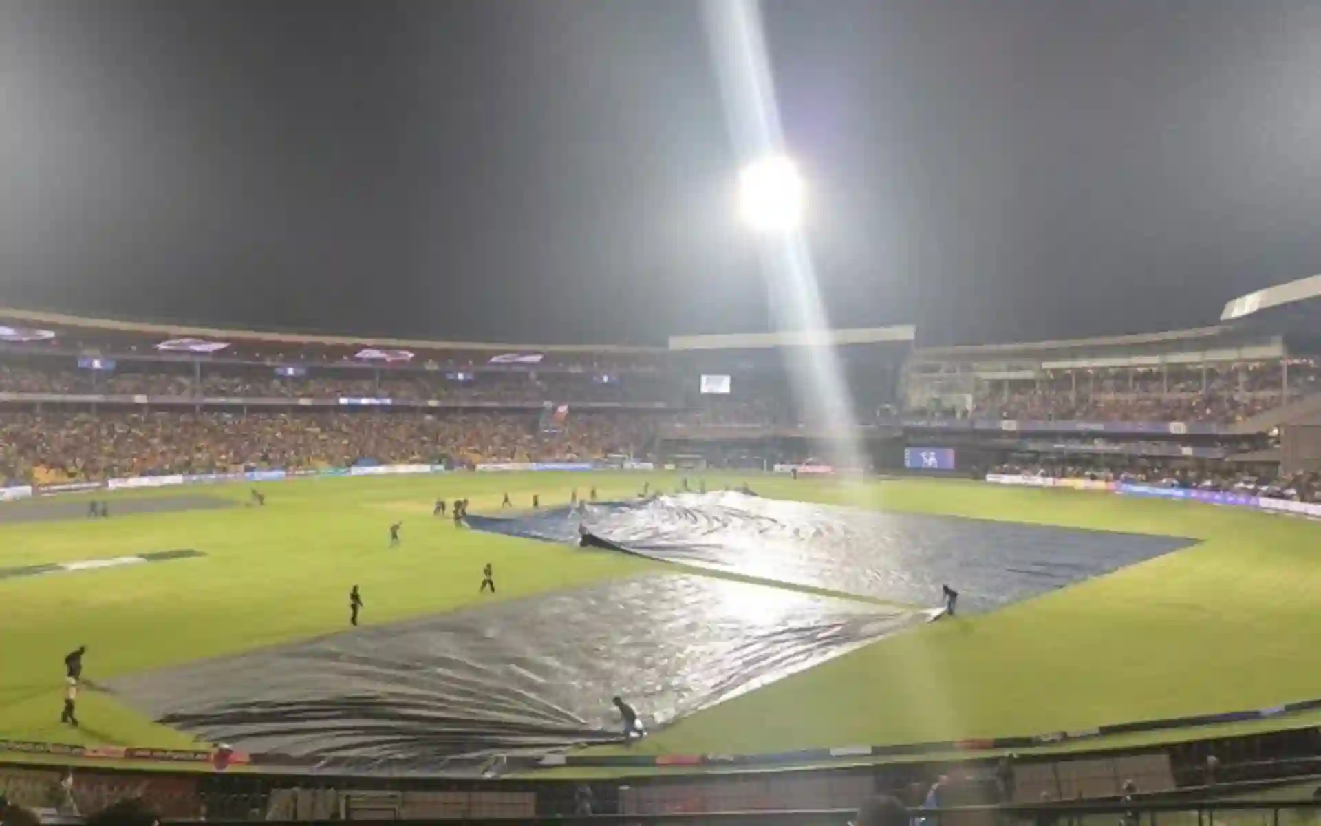 M Chinnaswamy Stadium (Source:@Bnglrweatherman,x.com)