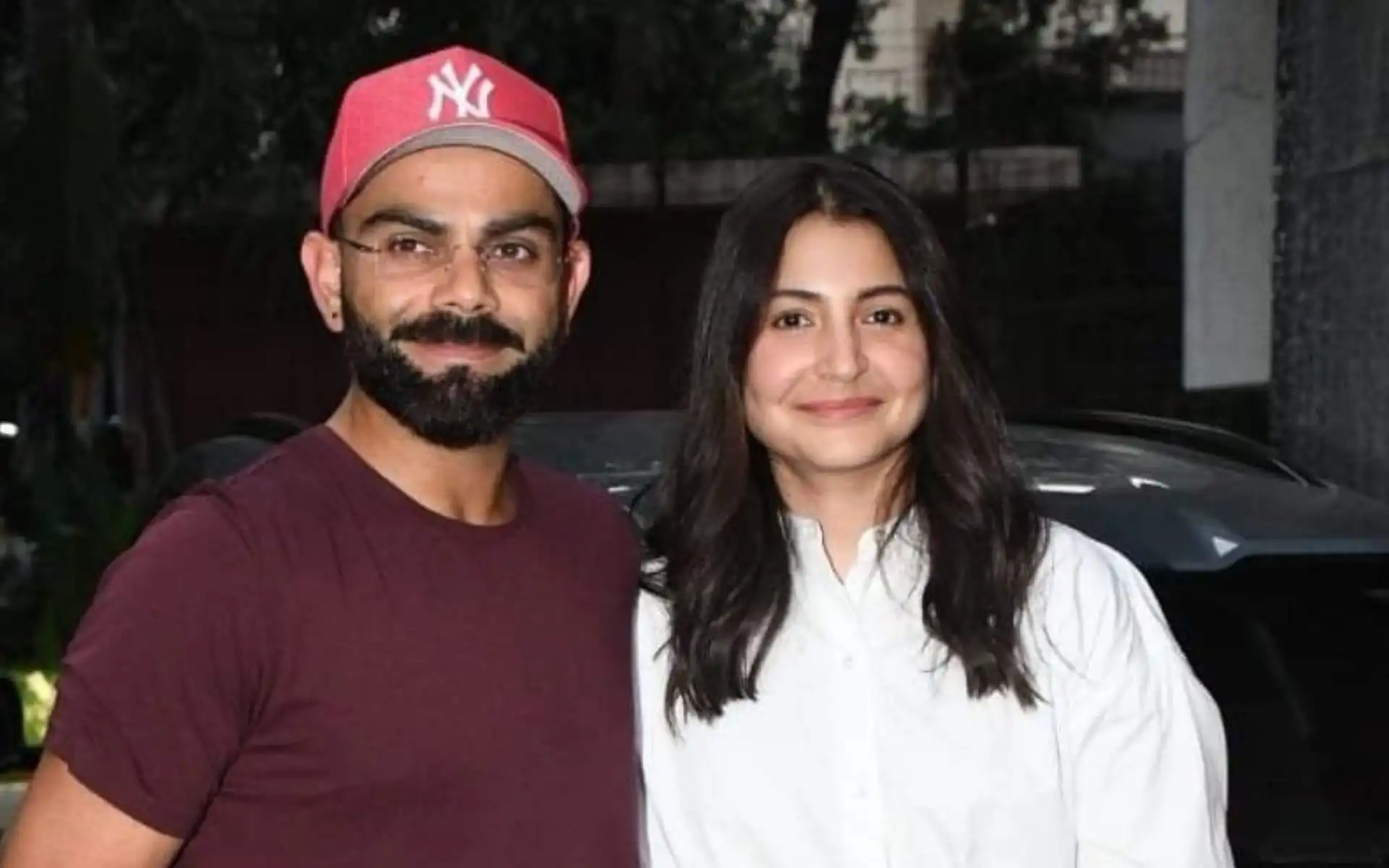 Virat Kohli with his wife Anushka Sharma [Source: @mufaddal_vohra/X.com]