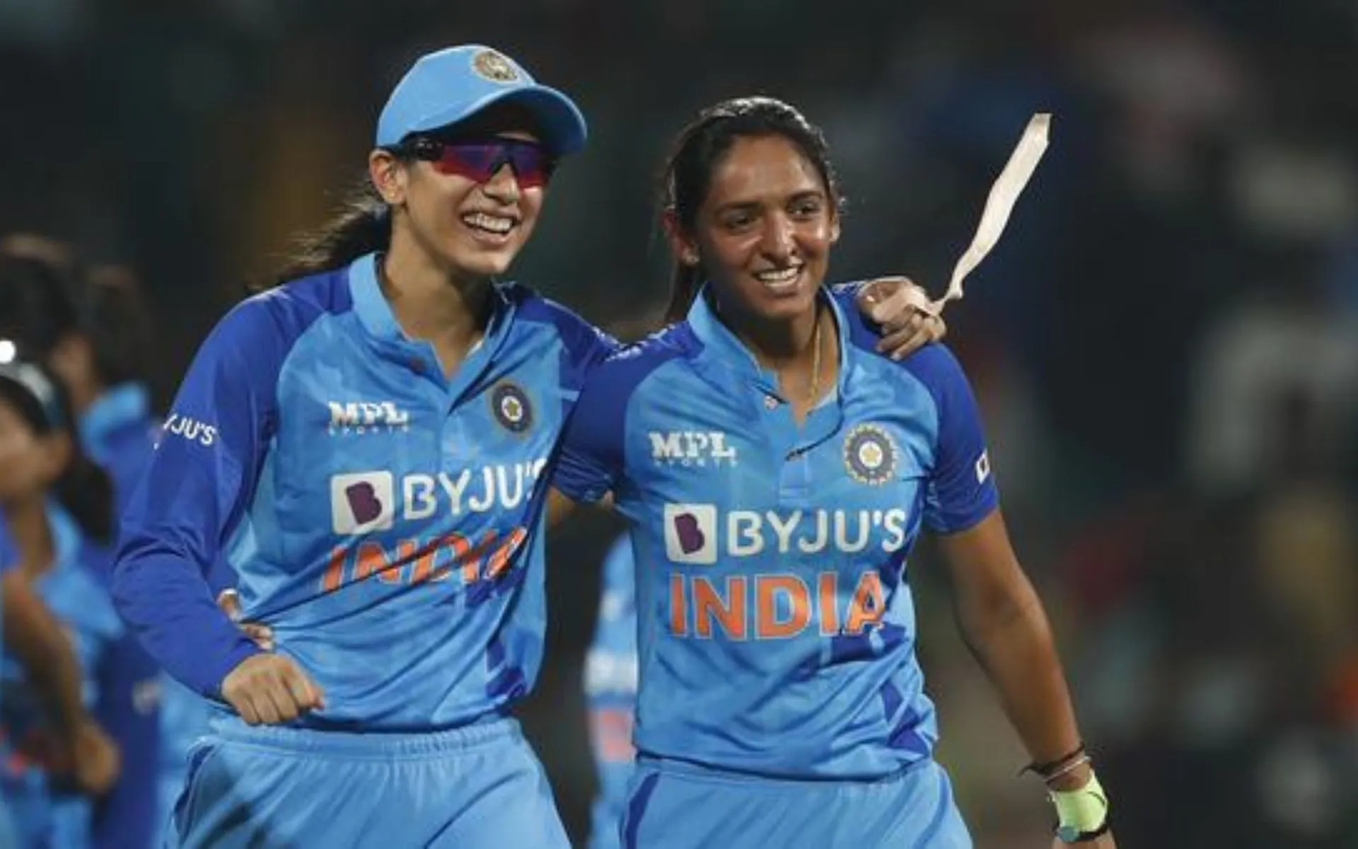 Smriti Mandhana and Harmanpreet Kaur [Source: @mufaddal_vohra/x]