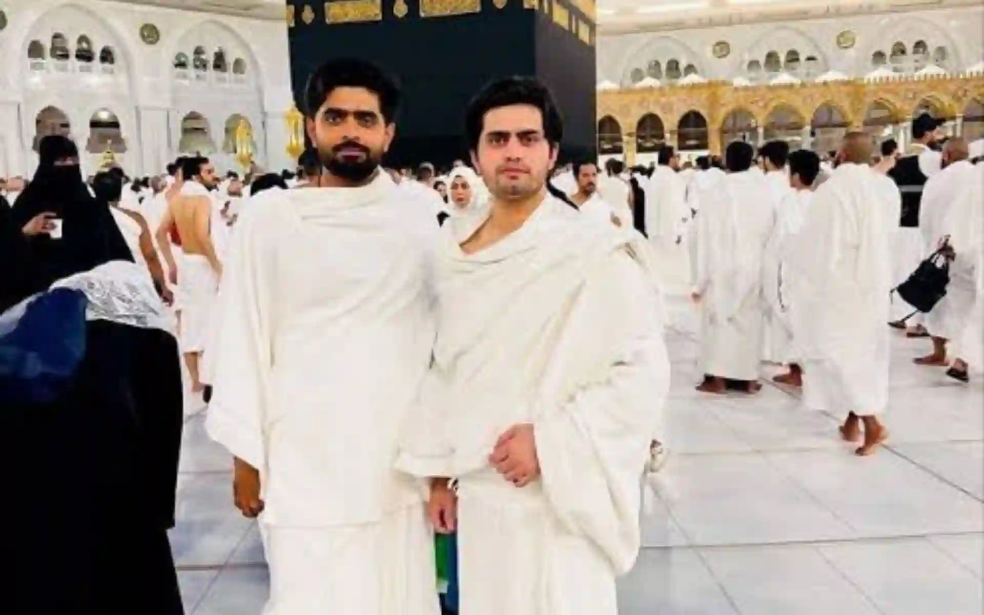 Babar Azam In Makkah (Source: @iaMalik02/x.com)