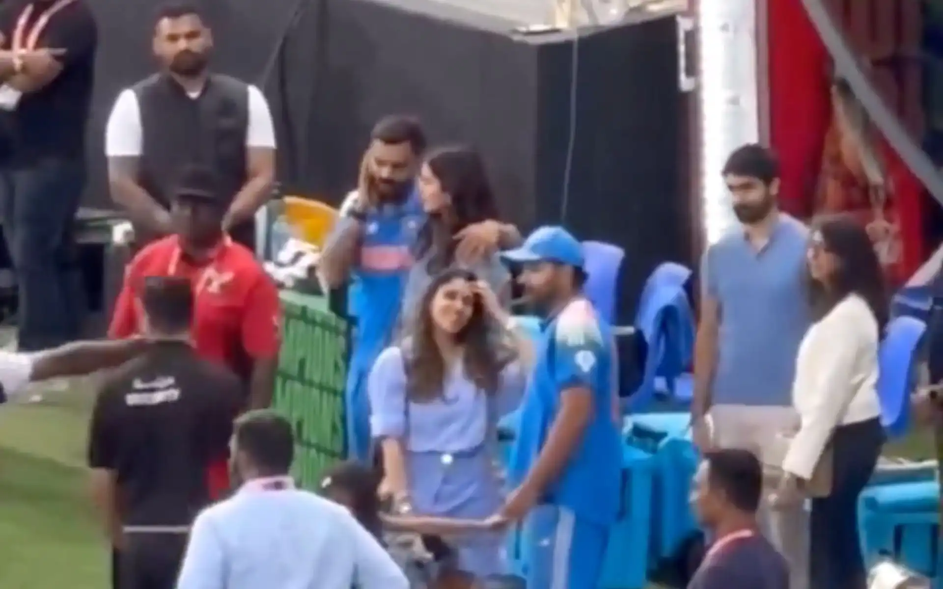 Virat Kohli and Rohit Sharma with their spouses after Champions Trophy win [Source: @mufaddal_vohra/X.com]