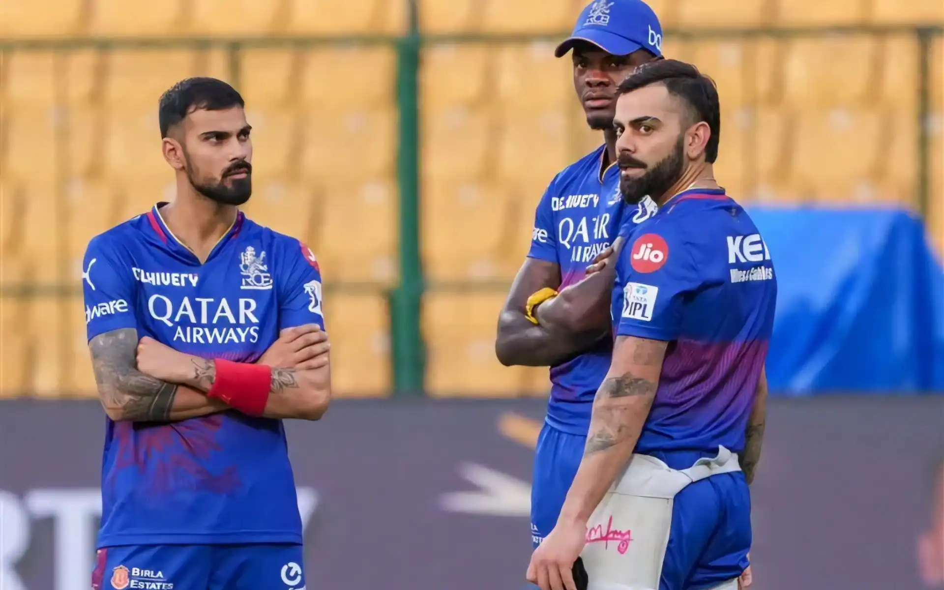 Alzarri Joseph with Virat Kohli in IPL 2025 (Source:@BoldBrigade/X.com)
