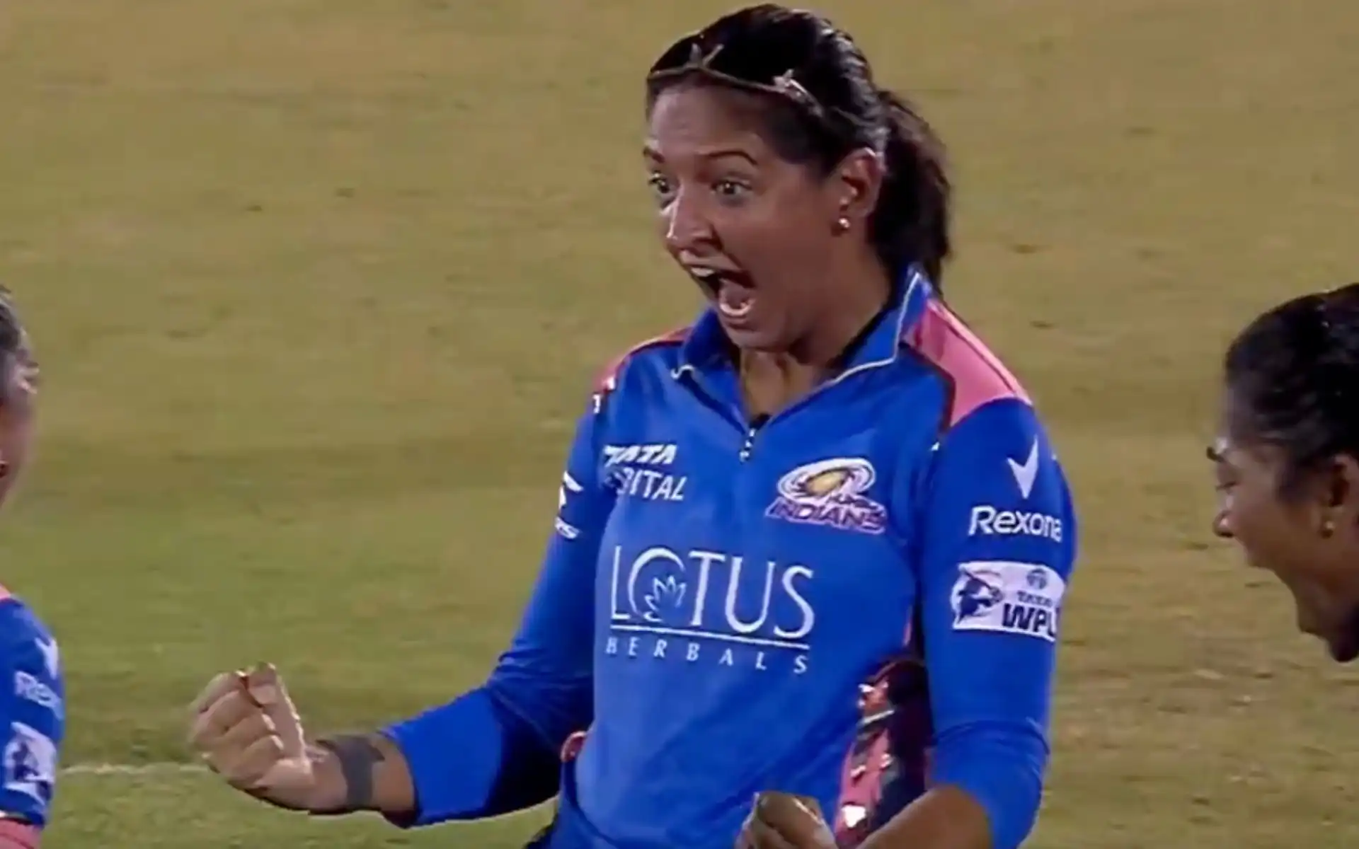 Harmanpreet Kaur roars after Shafali's wicket in WPL final [Source: @kuchnahi1269083/X.com]
